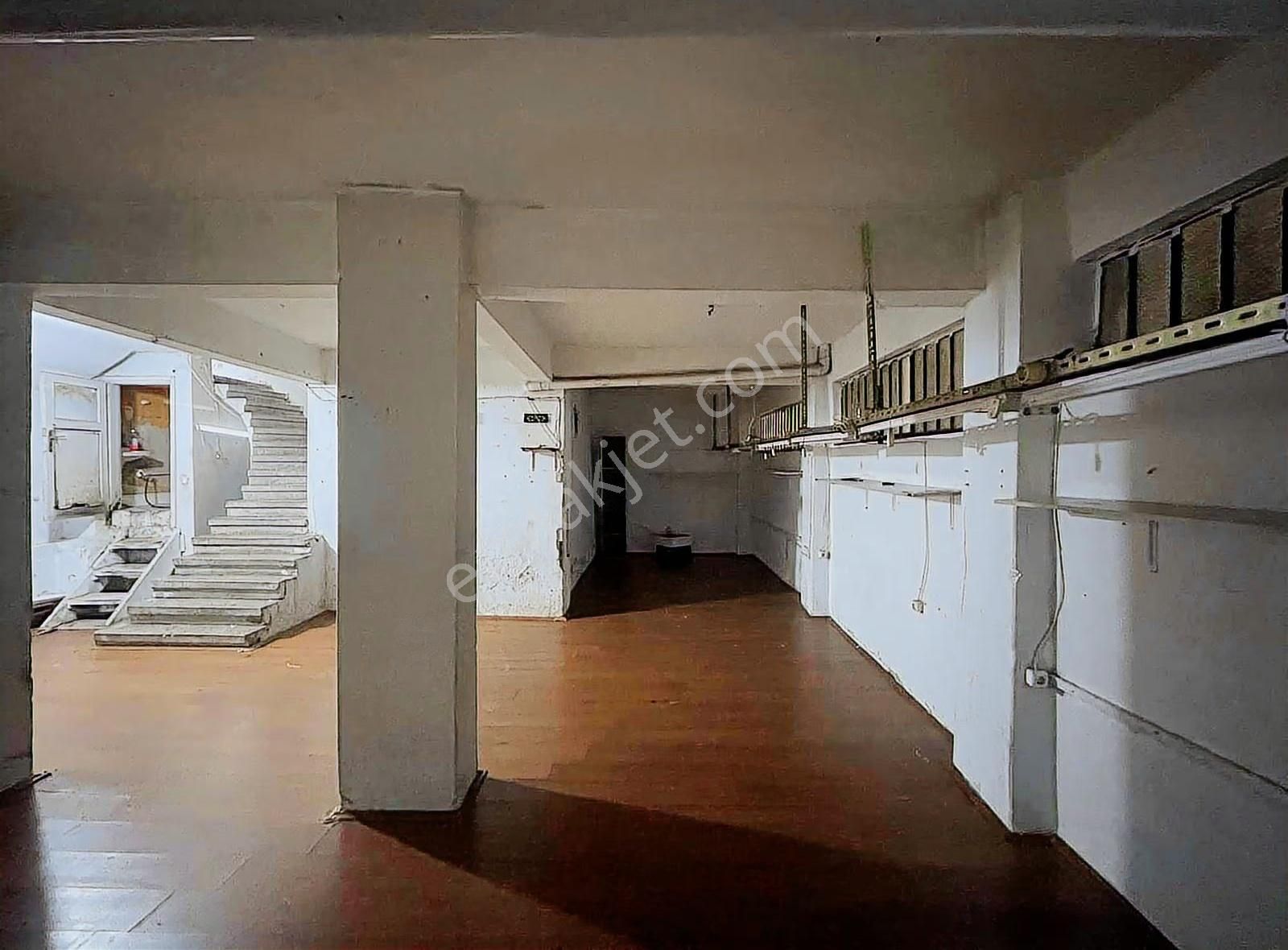 Bayrampaşa Altıntepsi Mh/ 95 M² Çok Amaçlı Atölye/iş Yeri 16.000 - Görsel 2