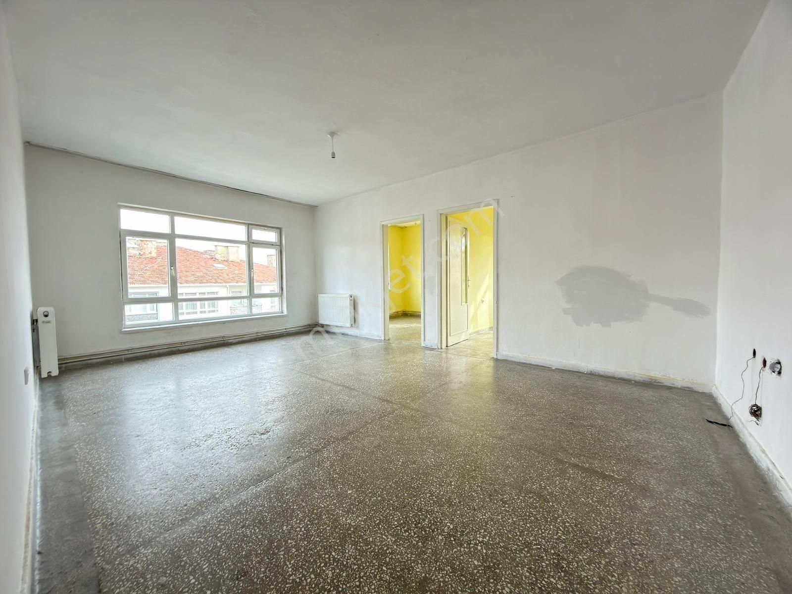 Kariyerden Arakat Yapısız 3+1 Daire 2 Kat Yüksek Kedili