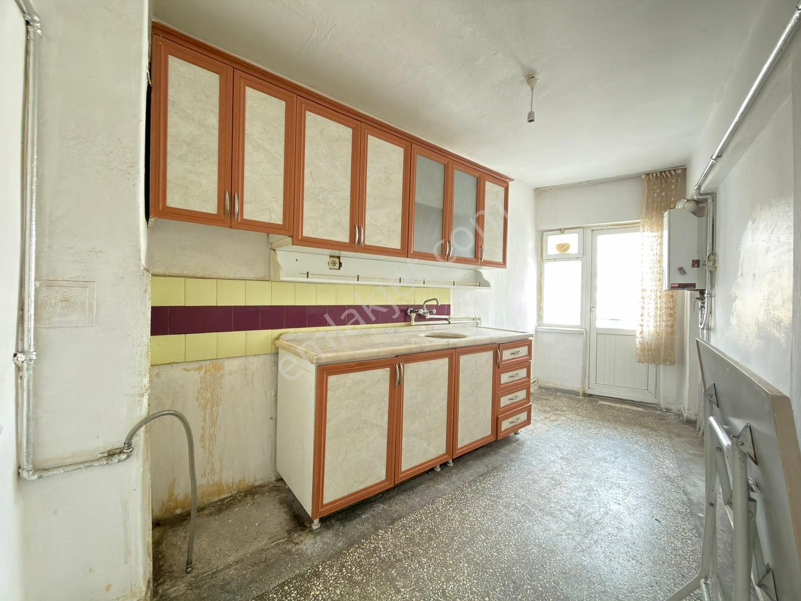 Kariyerden Arakat Yapısız 3+1 Daire 2 Kat Yüksek Kedili - Görsel 17