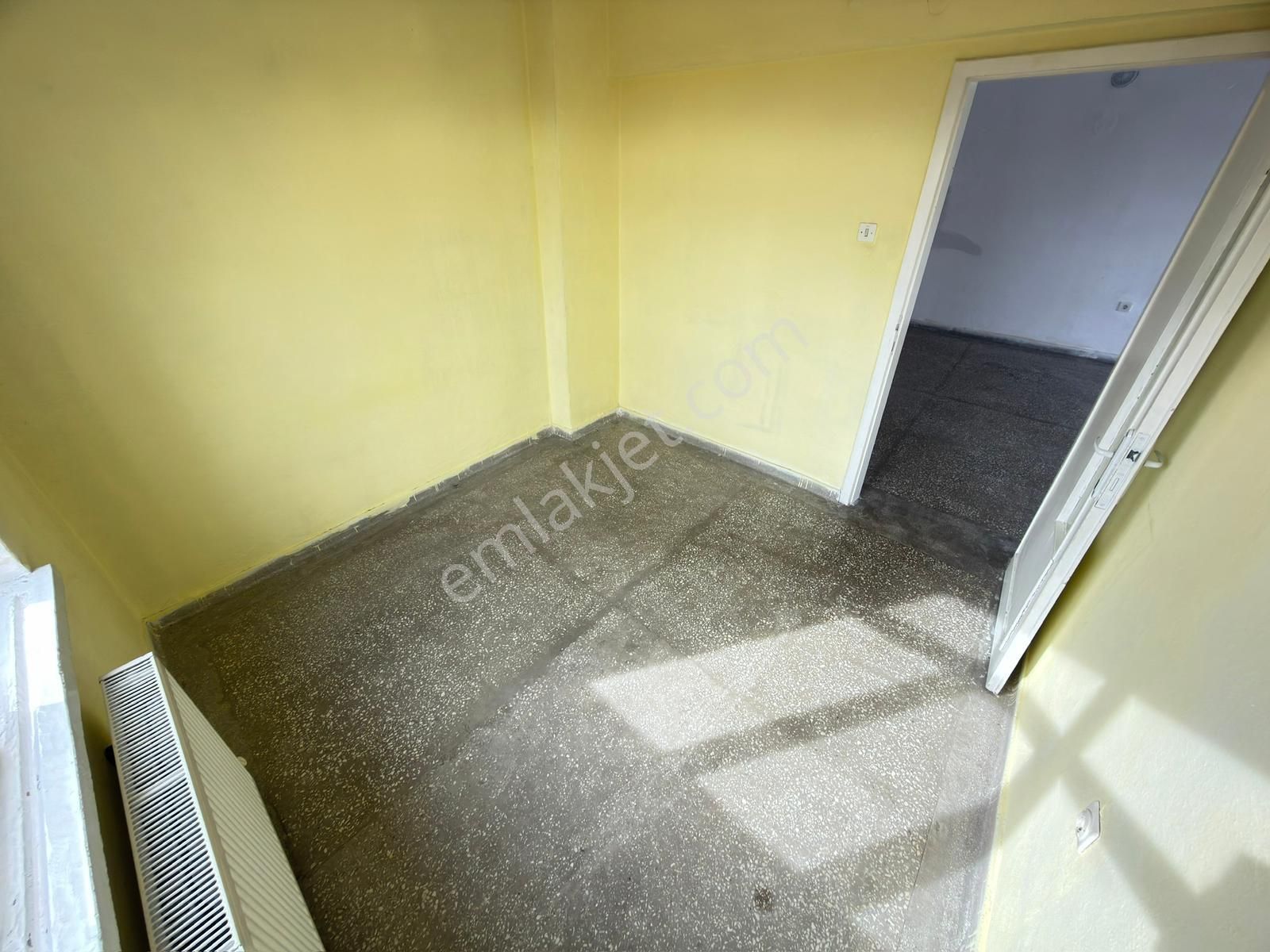 Kariyerden Arakat Yapısız 3+1 Daire 2 Kat Yüksek Kedili - Görsel 8