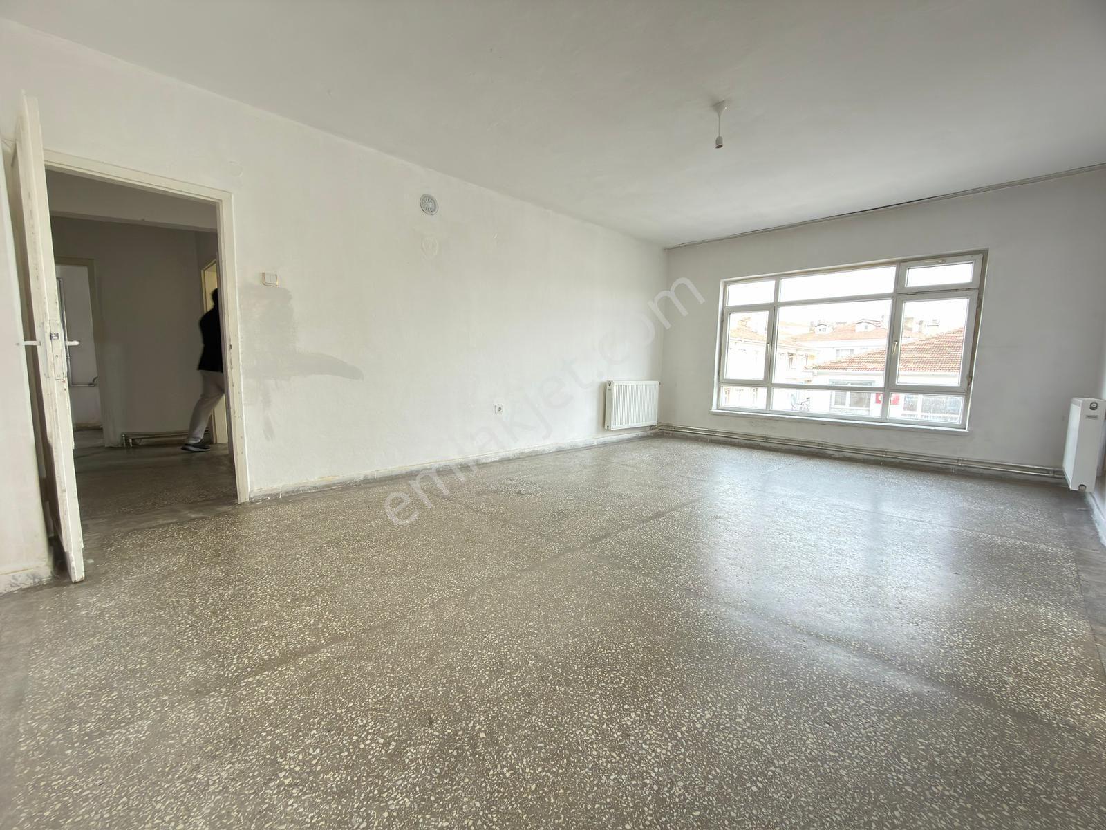 Kariyerden Arakat Yapısız 3+1 Daire 2 Kat Yüksek Kedili - Görsel 3