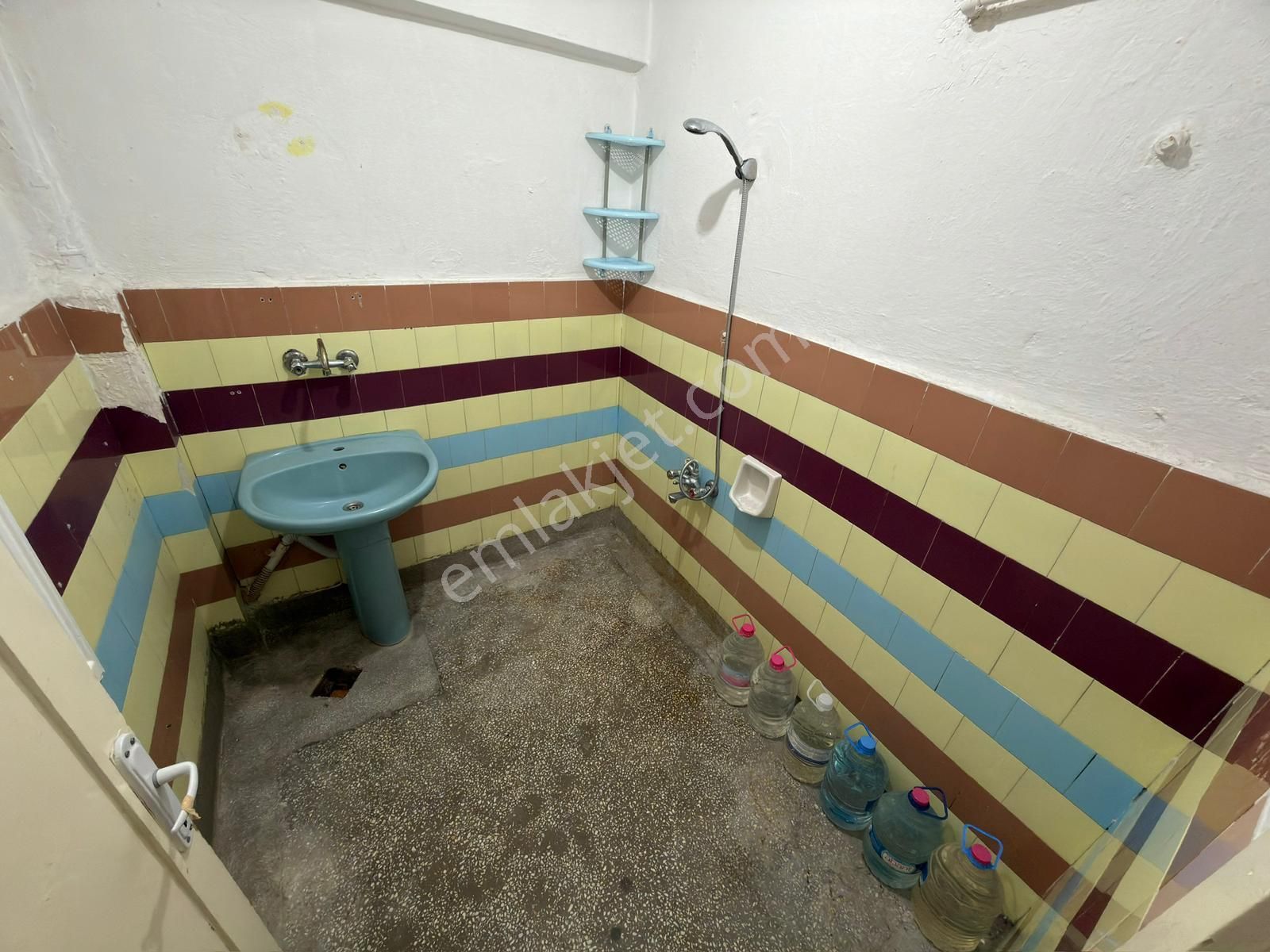 Kariyerden Arakat Yapısız 3+1 Daire 2 Kat Yüksek Kedili - Görsel 22