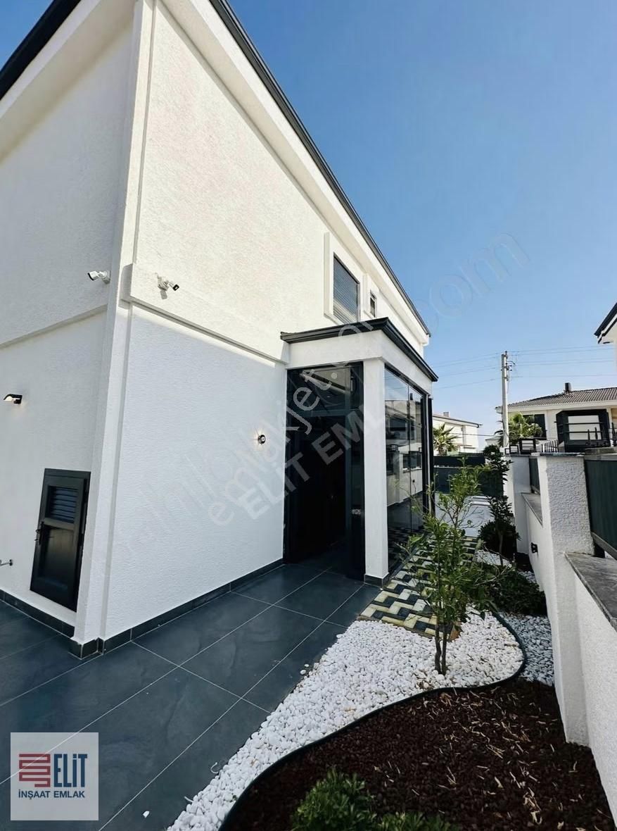 Didim Efeler Mahallesinde Sıfır, Lüks, Full Eşyalı 4+1 Villa - Görsel 12