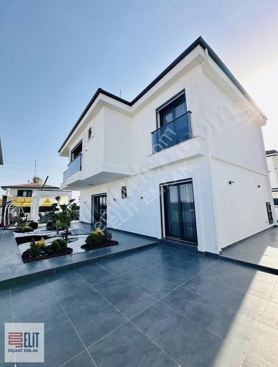 Didim Efeler Mahallesinde Sıfır, Lüks, Full Eşyalı 4+1 Villa - Görsel 33