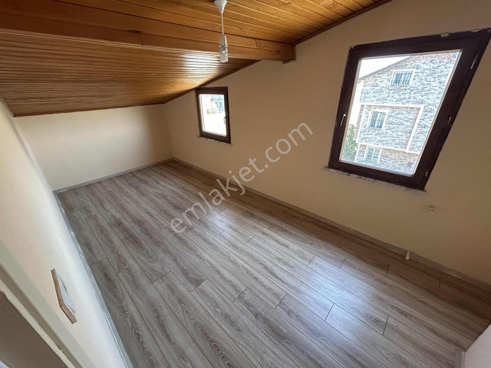 Menyap'tan Cadde Cepheli 4+1 Bahçeli Müstakil Villa - Görsel 9