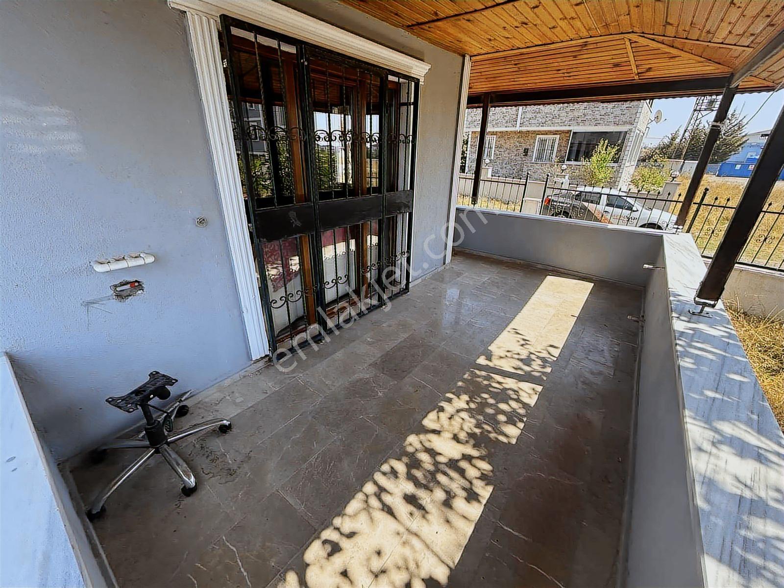 Menyap'tan Cadde Cepheli 4+1 Bahçeli Müstakil Villa - Görsel 3