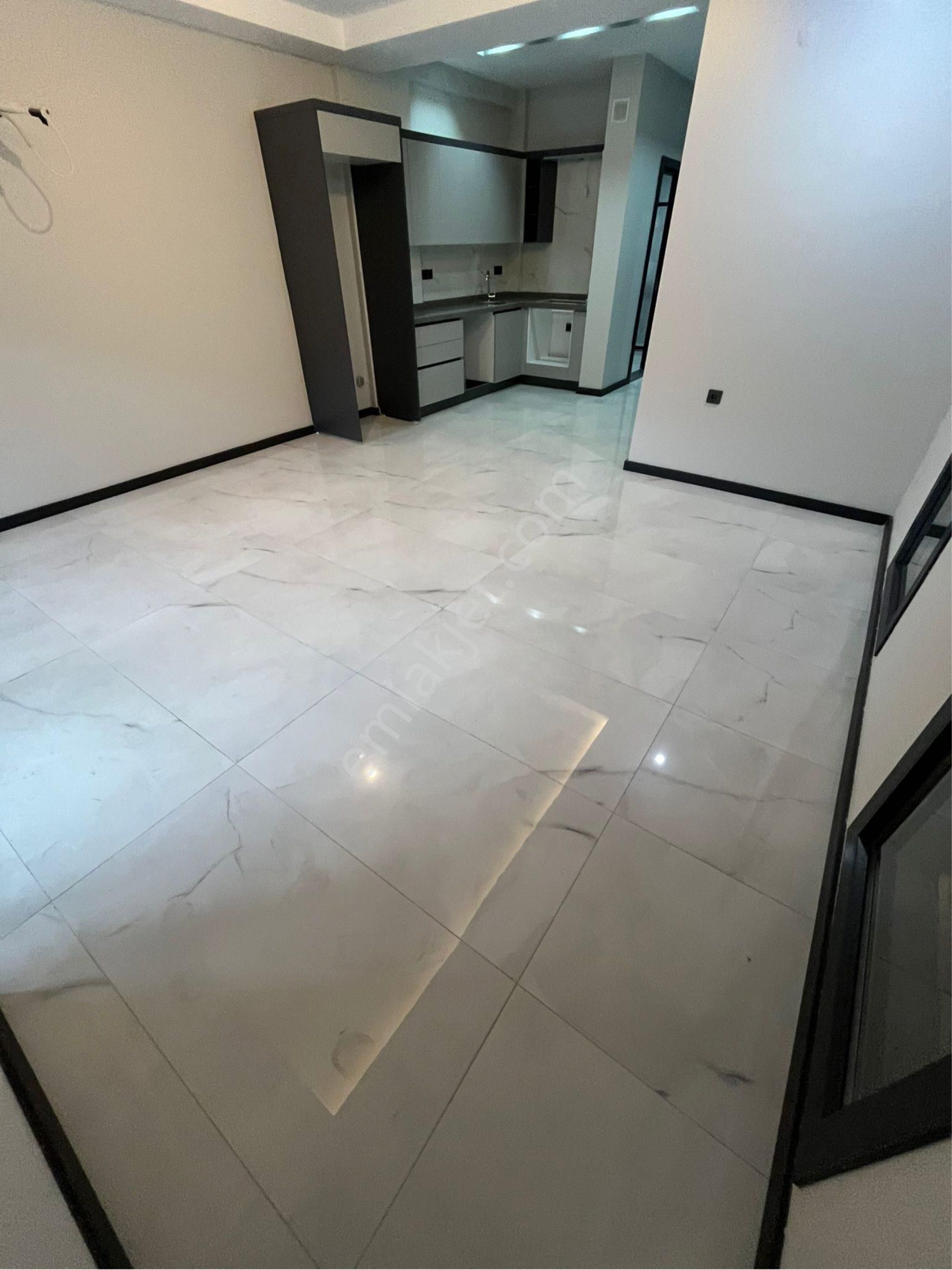 Kuşadası Nda Sıfır Havuzlu 1 Artı 1 Sıfır Daire