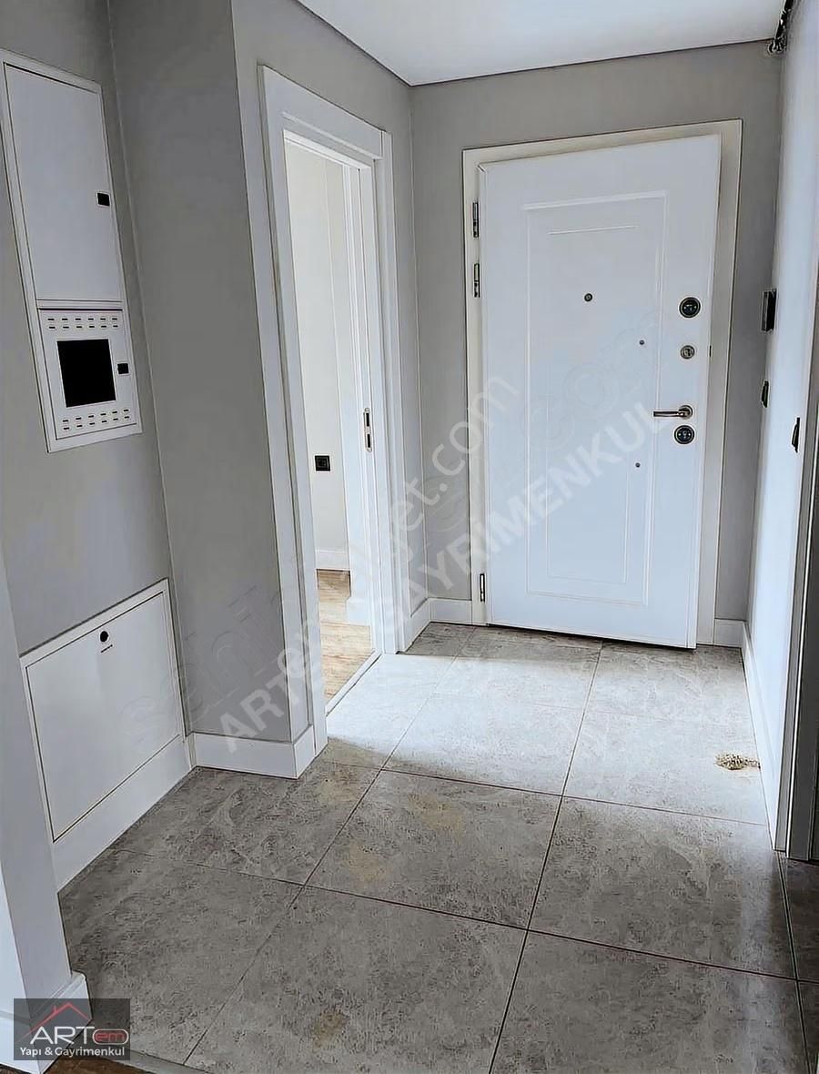 1+1 Emlak Konutta Site İçerisine Bakmakta Olan Kiralık Dairemiz - Görsel 3