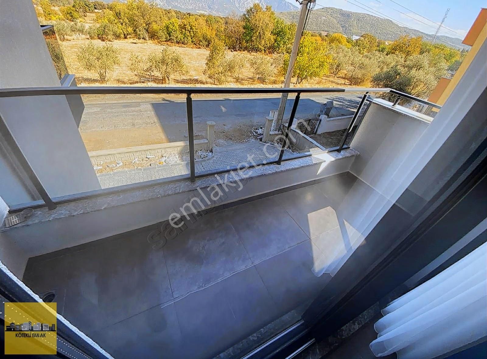 Kötekli Emlaktan Satılık 1+1 Lüks Eşyalı Daire Diasa Mevkii - Görsel 2