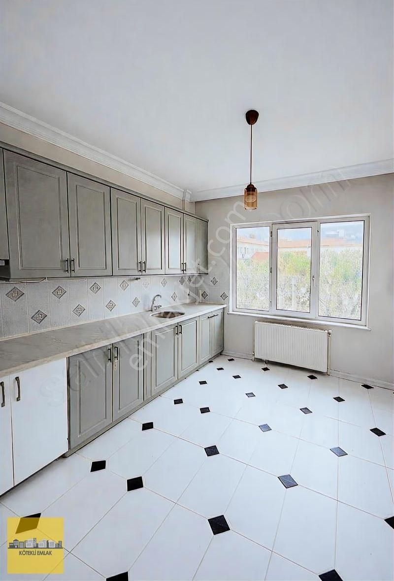 Kötekli Emlaktan Satılık Eski Acil Karşısı Konut + Ticari Daire - Görsel 2