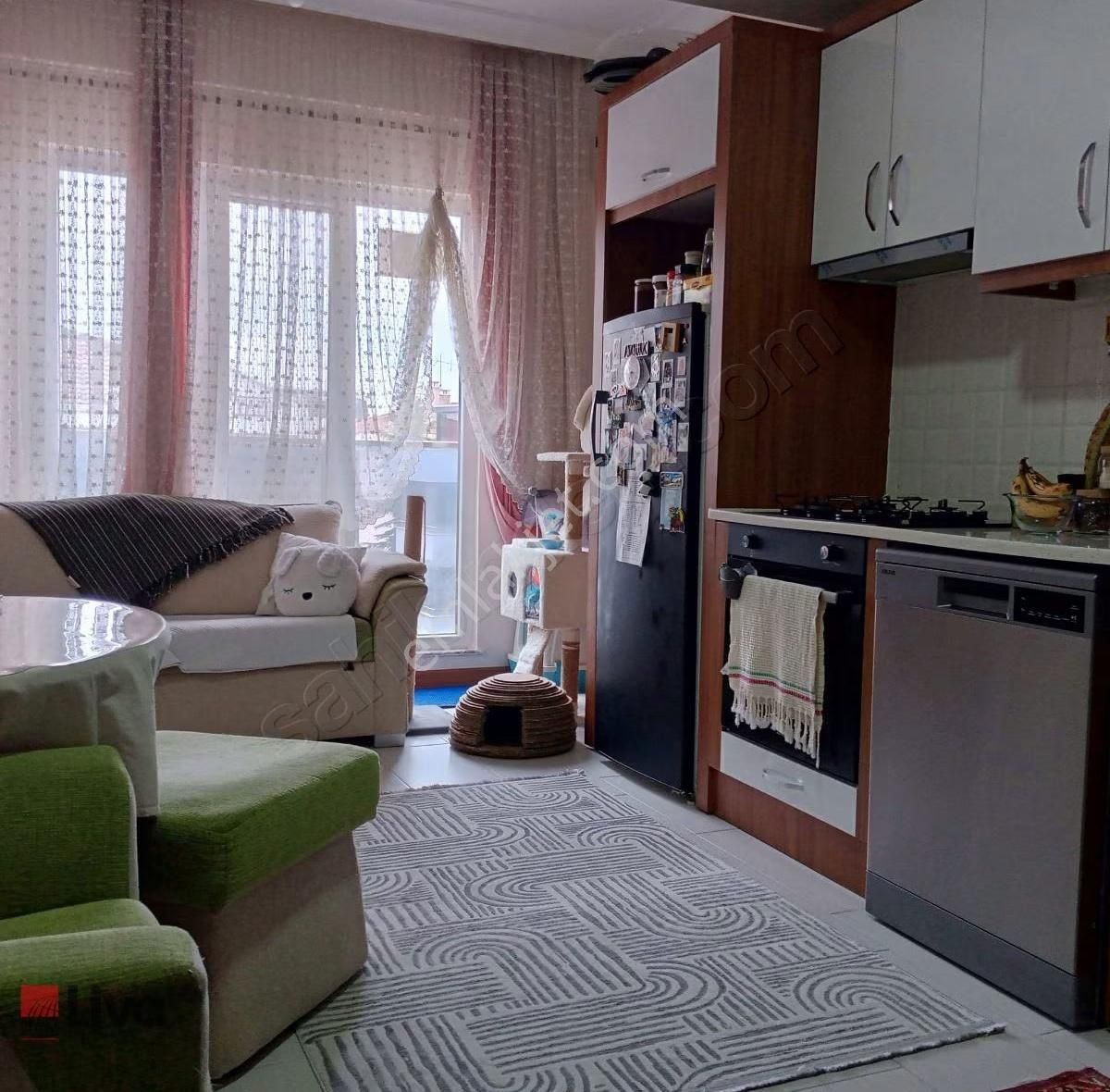 Realty World Liva Gayrimekulden Bahçelievlerde 1+1 Ara Kat Daire - Görsel 14