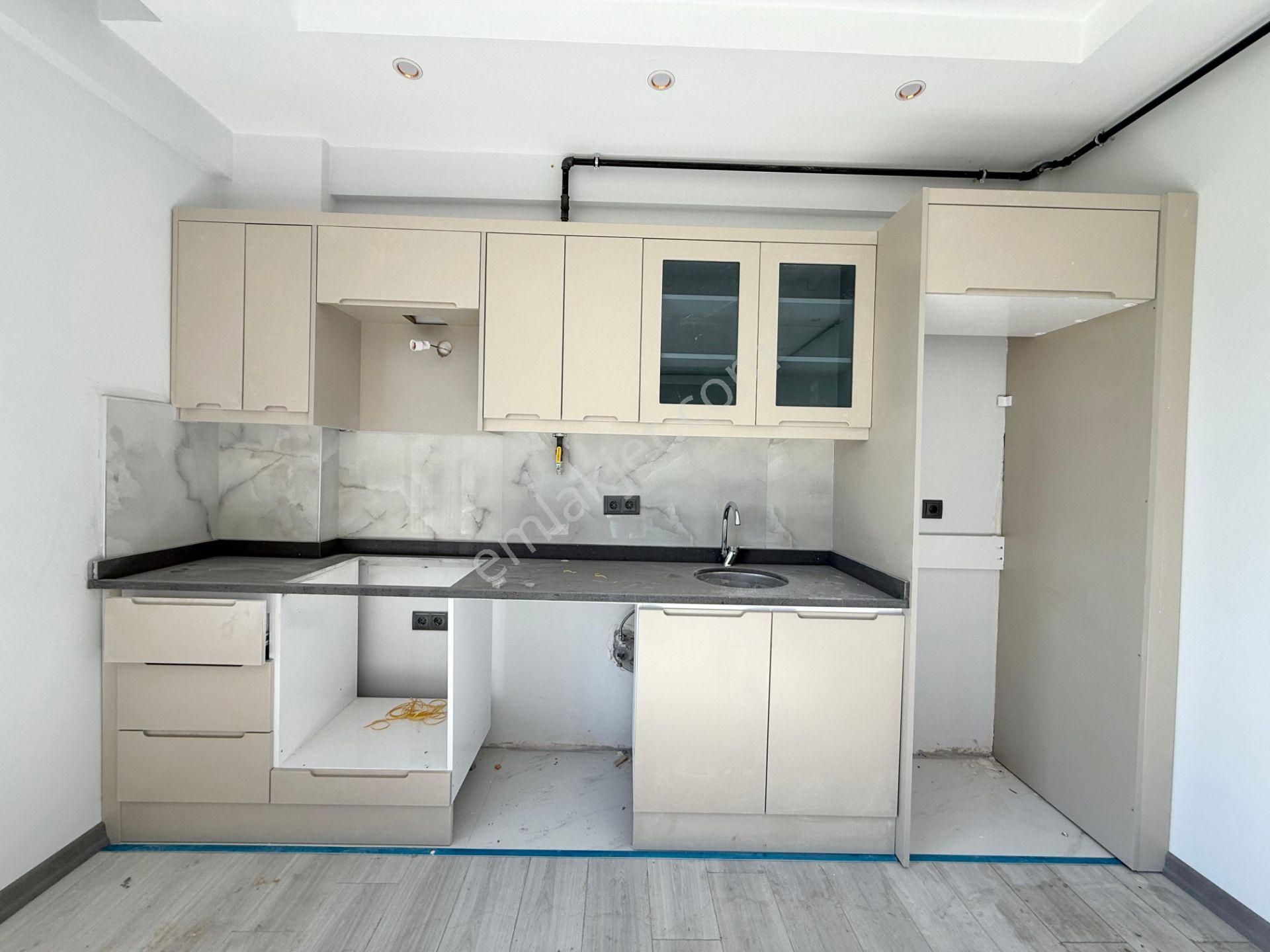 Yüksel'den Badem Alanın'da Arakat Öncephe 1+1 Satılık Daire