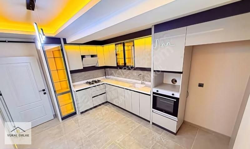 Vural Emlaktan Ara Katta 3+1 İskanlı G.odalı Ultra Lüx 145m2acil