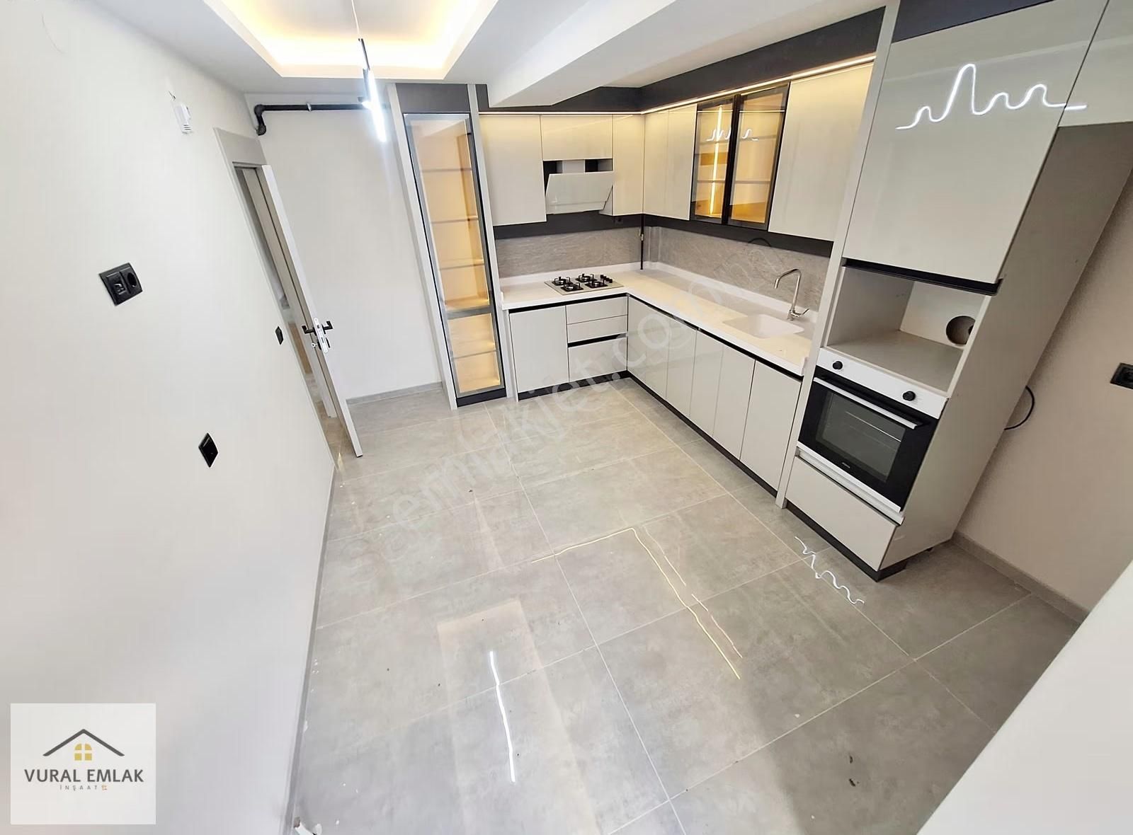 Vural Emlaktan Ara Katta 3+1 İskanlı G.odalı Ultra Lüx 145m2acil - Görsel 3