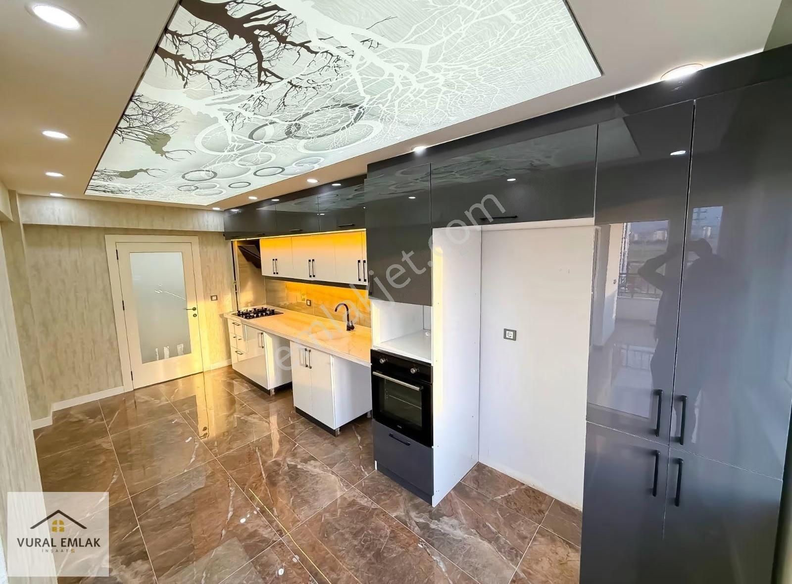 Vural Emlaktan 3+1 İskanlı Harika Tasarım, İnce İşçilikli Daire - Görsel 9