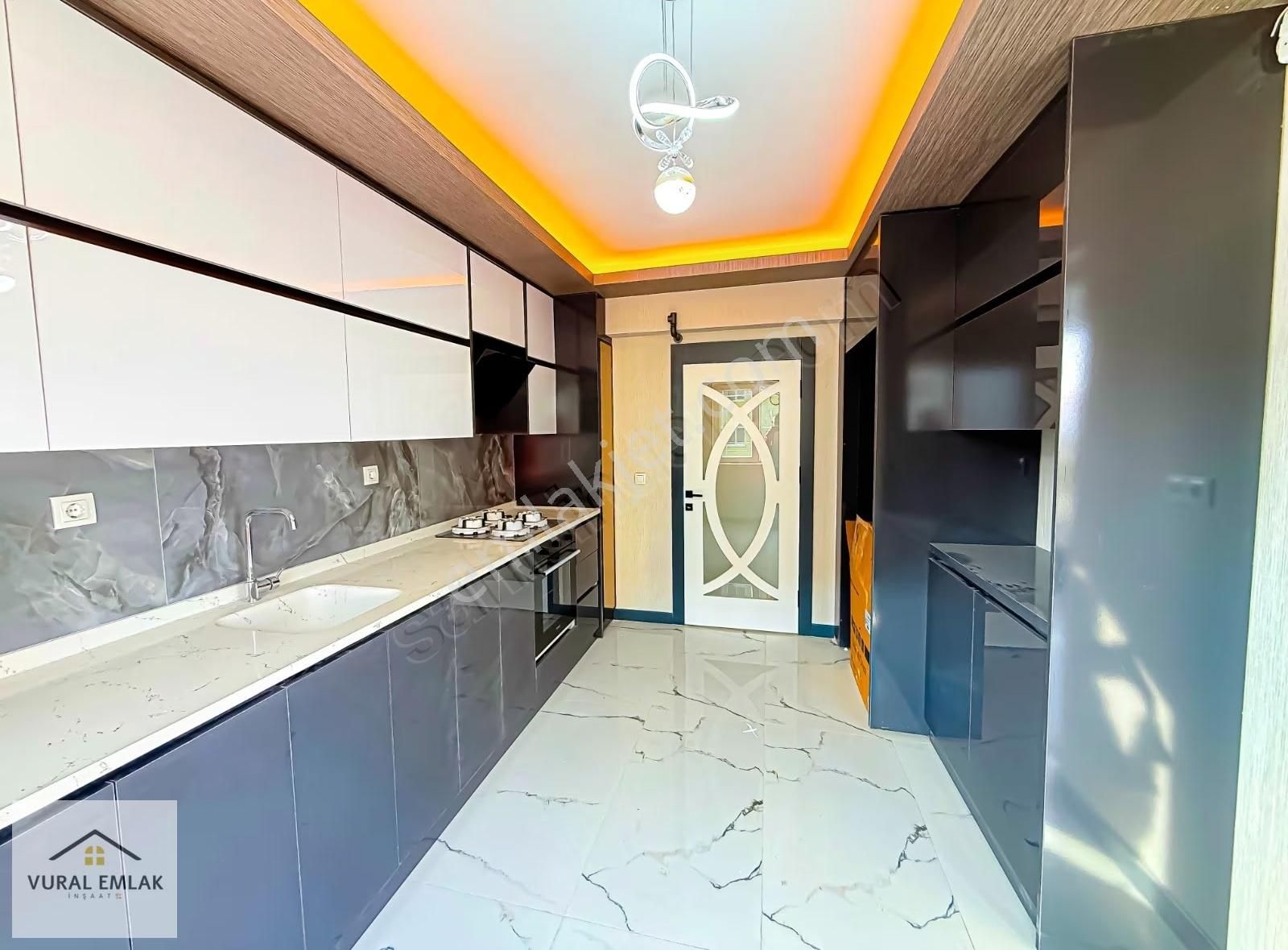 Vural Emlaktan 3+1 Ultra Lüx Ön Cephe G.odalı Dev Balkonlu 145m2 - Görsel 9