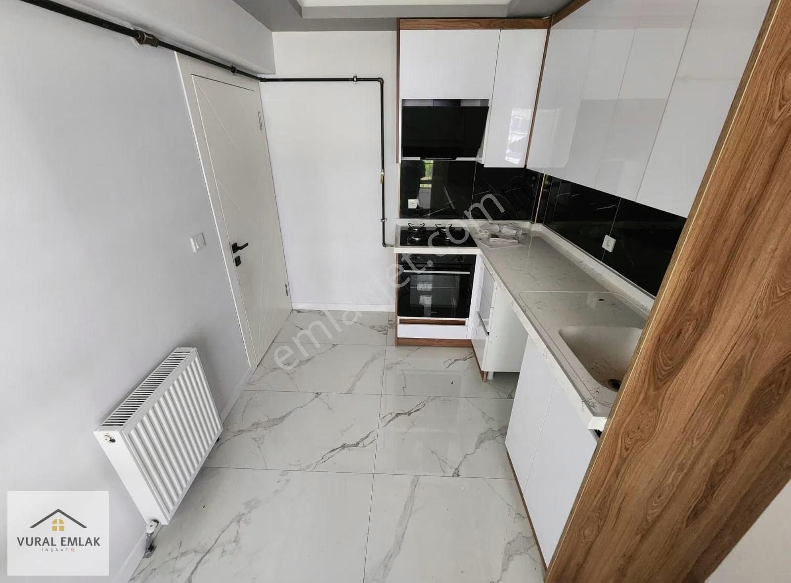 Vural Emlaktan 3+1 İskanlı Kombi Petek Full Yapılı Merkezde