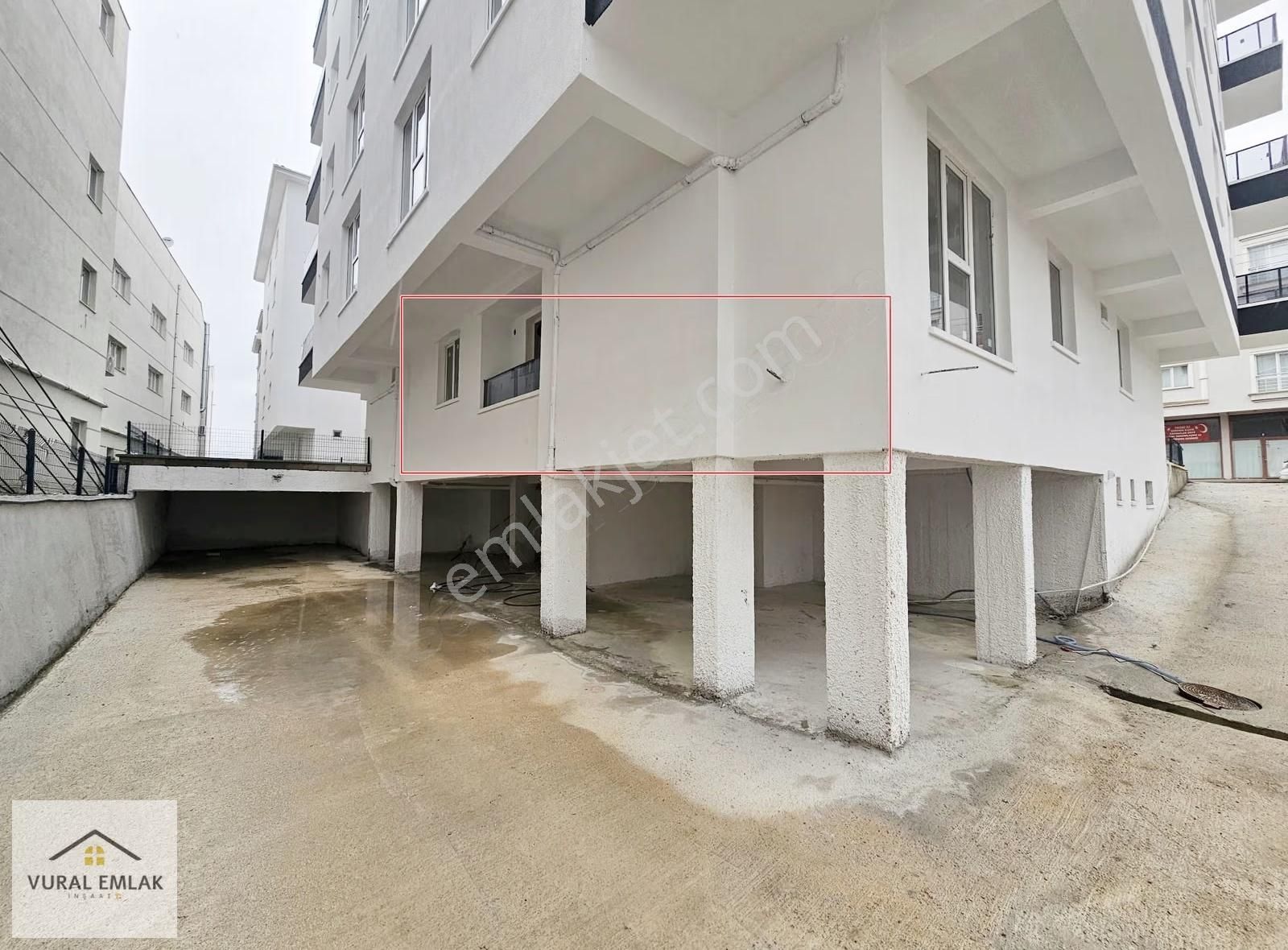 Vural'dan Menderes Mahallesinde Kat Konumunda 2+1 Sıfır Daire