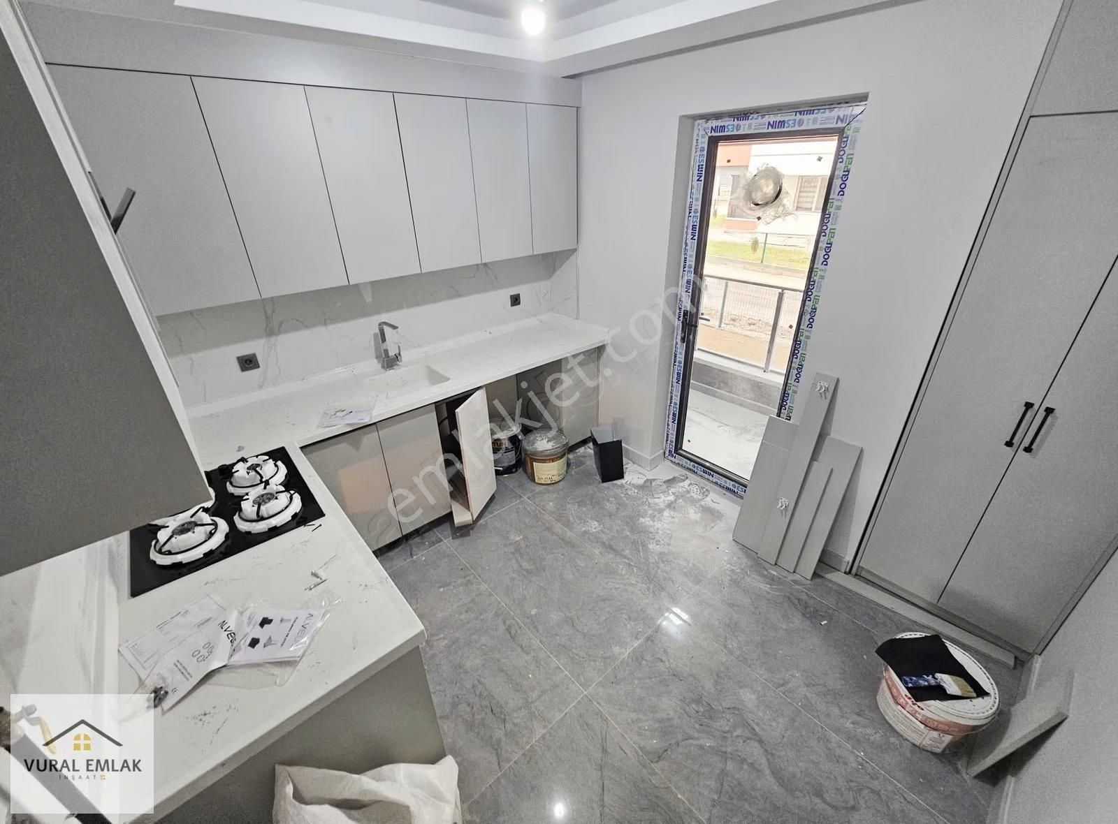 Vural'dan Menderes'de 2+1 Yerden Isıtmalı Full+ Full Daire