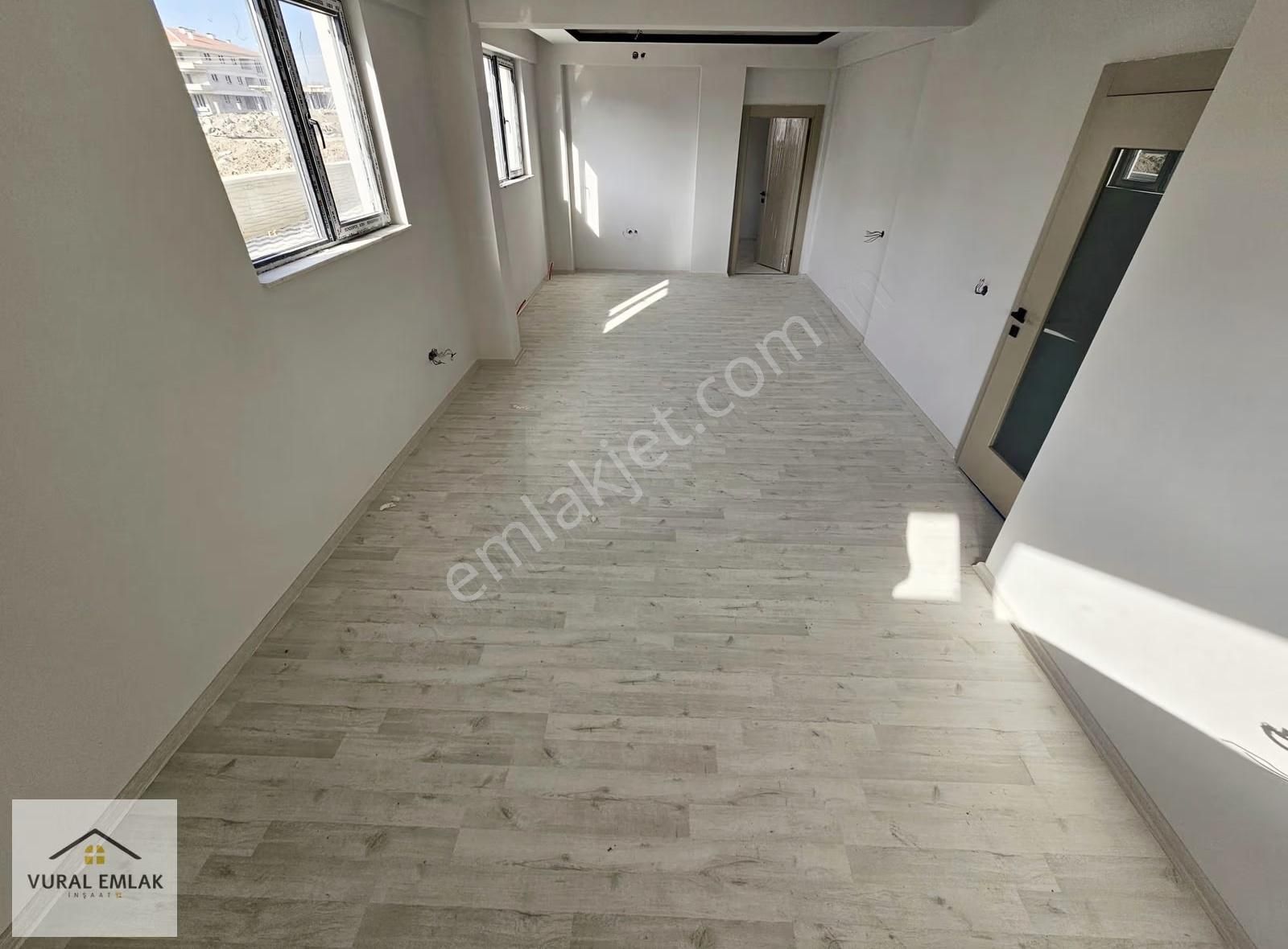 Vural'dan Devasa Genişlikte 2+1 Lüx Yapılı Daire - Görsel 4
