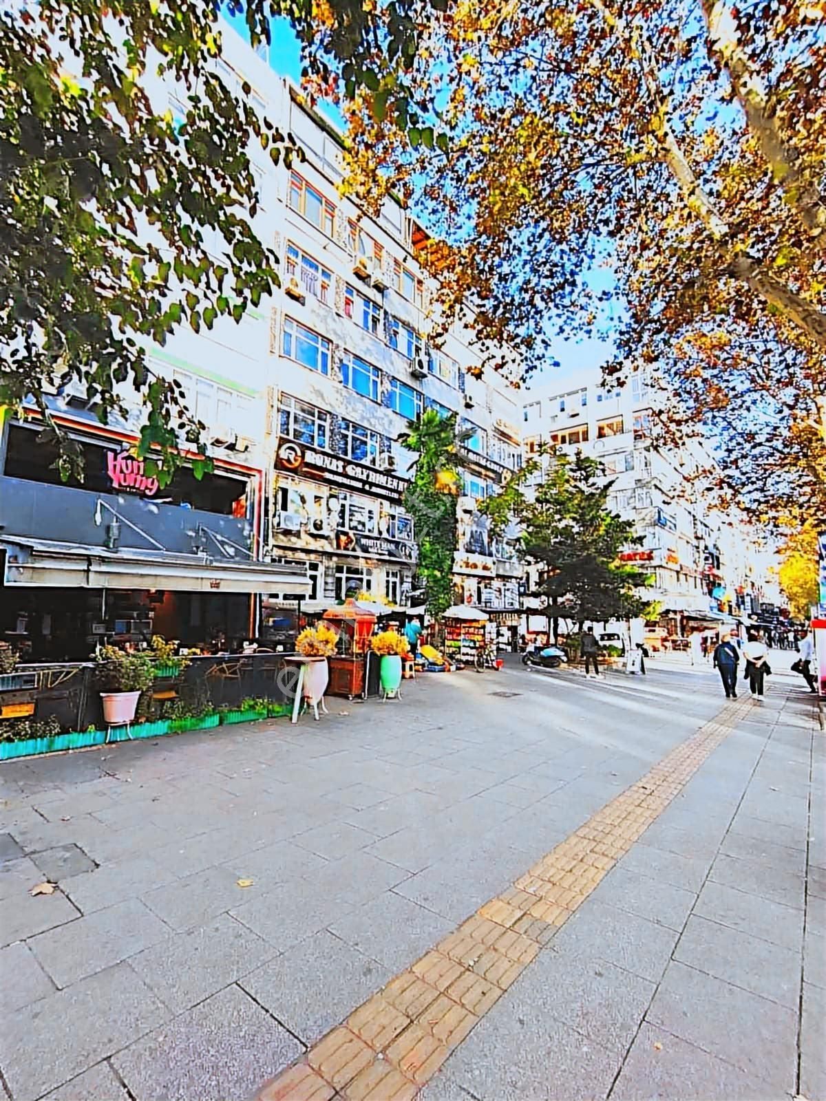 İstanbul Fatih Yusufpaşa Ana Caddede Satılık 3 Katlı Dükkan - Görsel 3