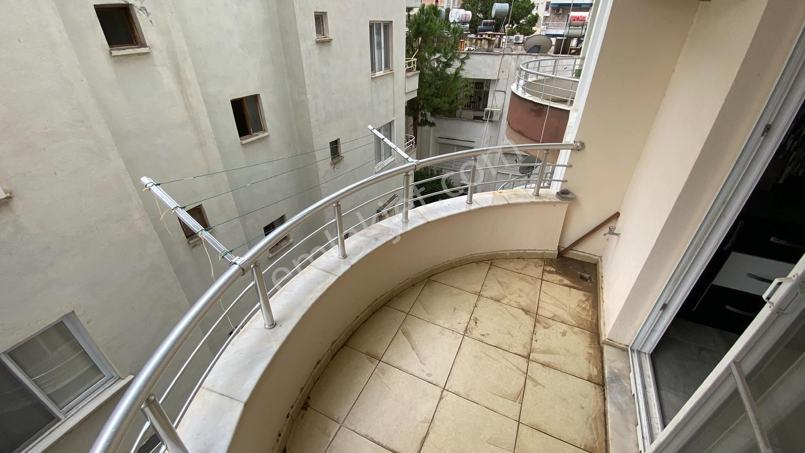 Kızkalesinde Denize Yürüme Mesafesinde Eşyalı 1+1 Satılık Daire - Görsel 9