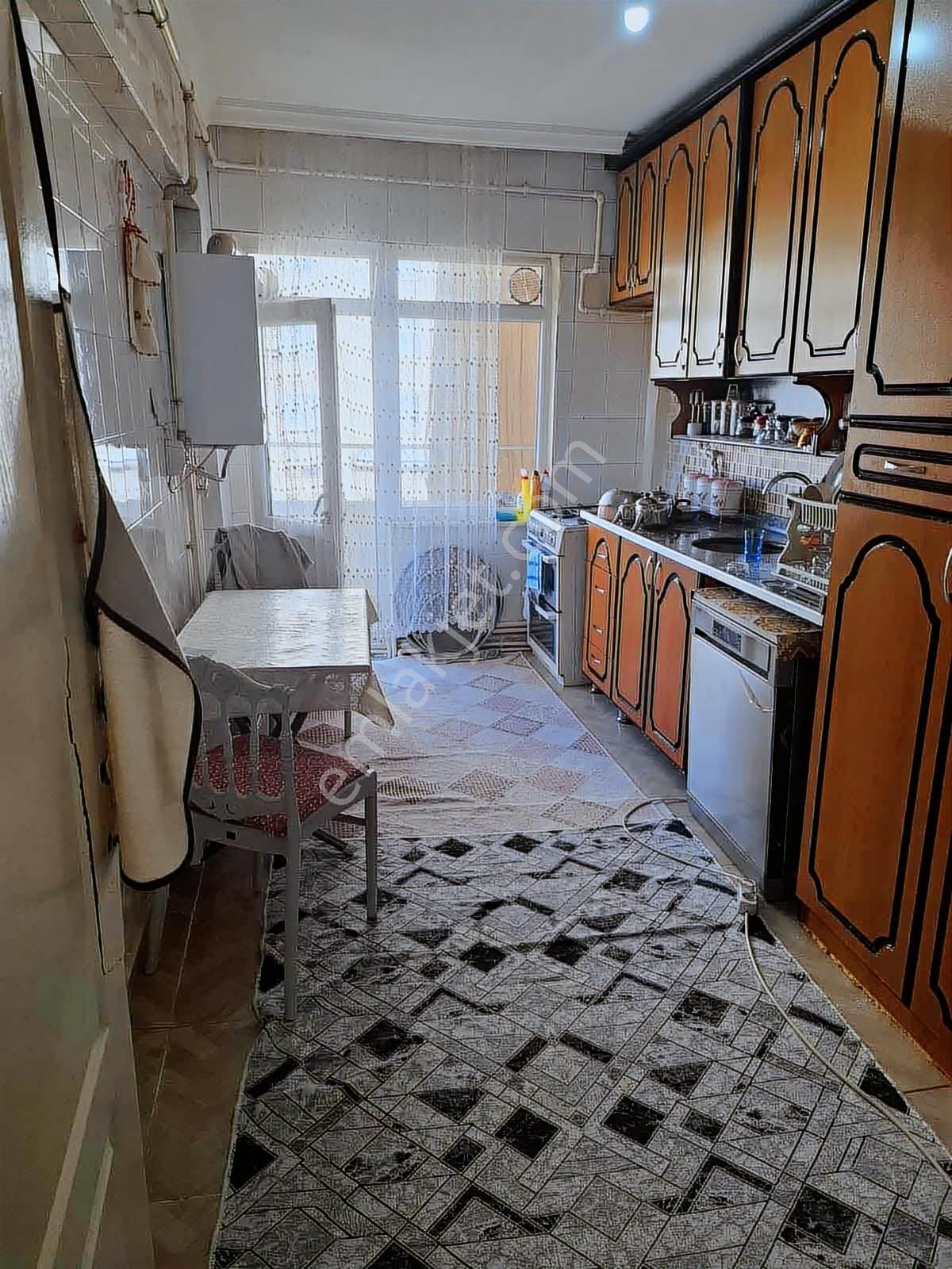 Eski Polis Okulu Yanında Satılık 2+1 Daire - Görsel 2