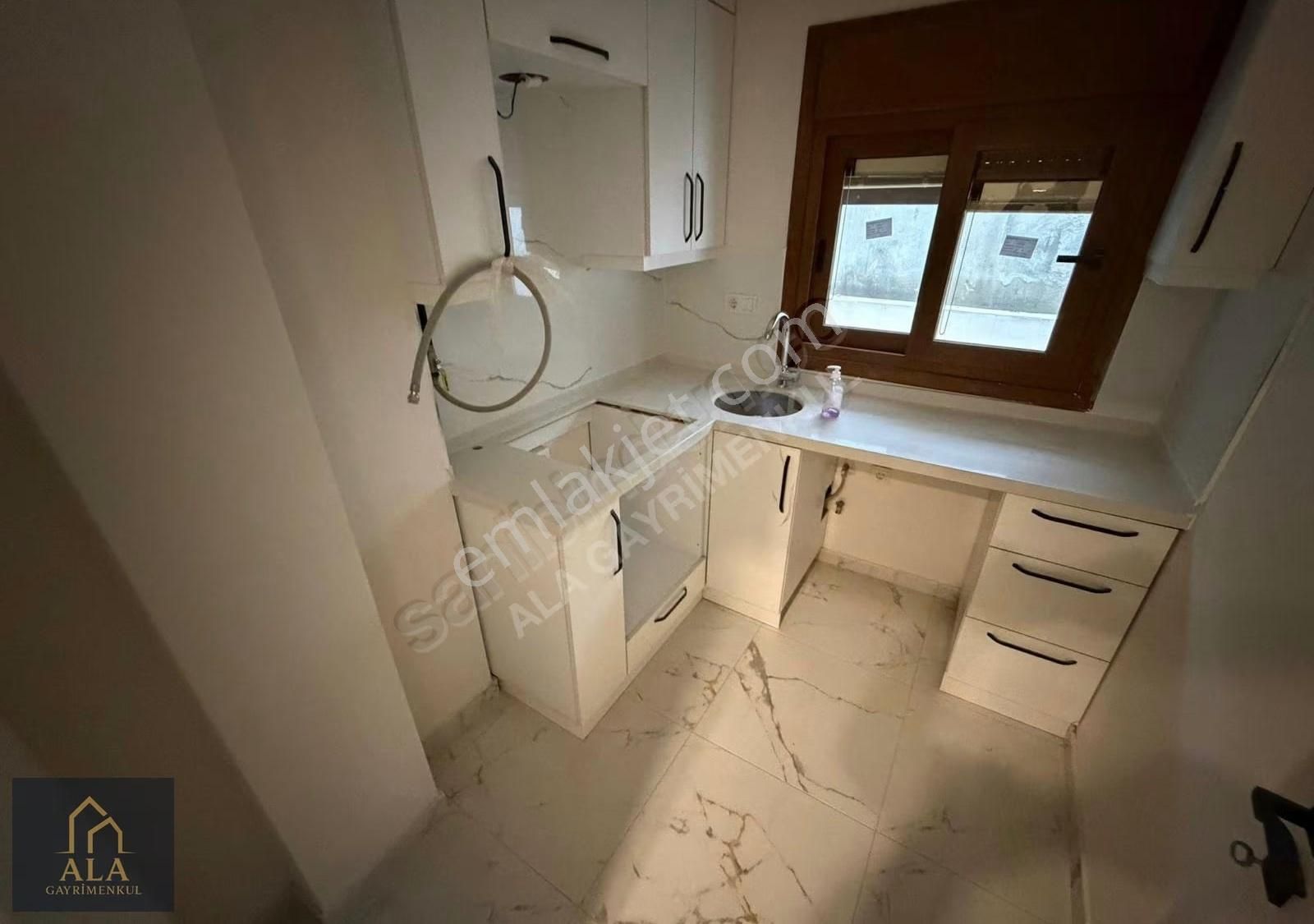 İdealtepe'de Sıfır, Teraslı 1+1 Daire - Metro Yakını - Görsel 2