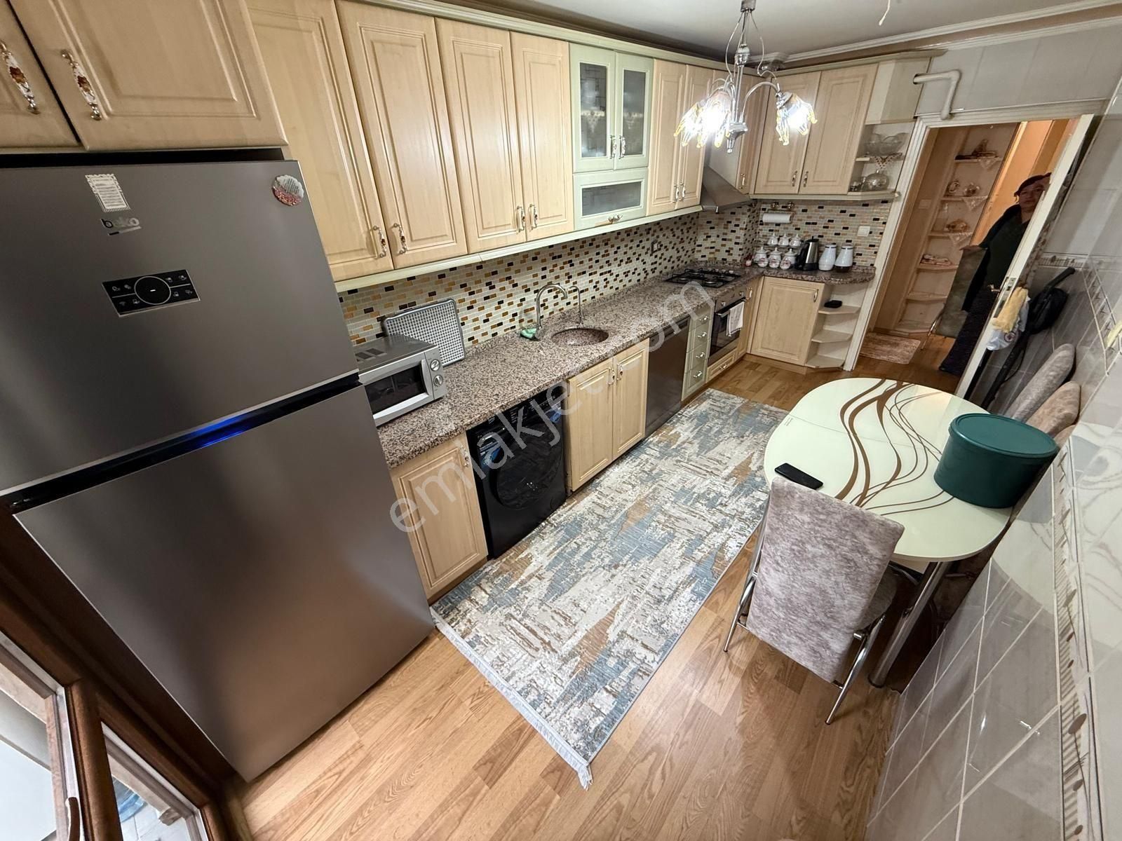 Bagcı Caddesi Yakını Katta Asansörlü Masrafsız 3+1