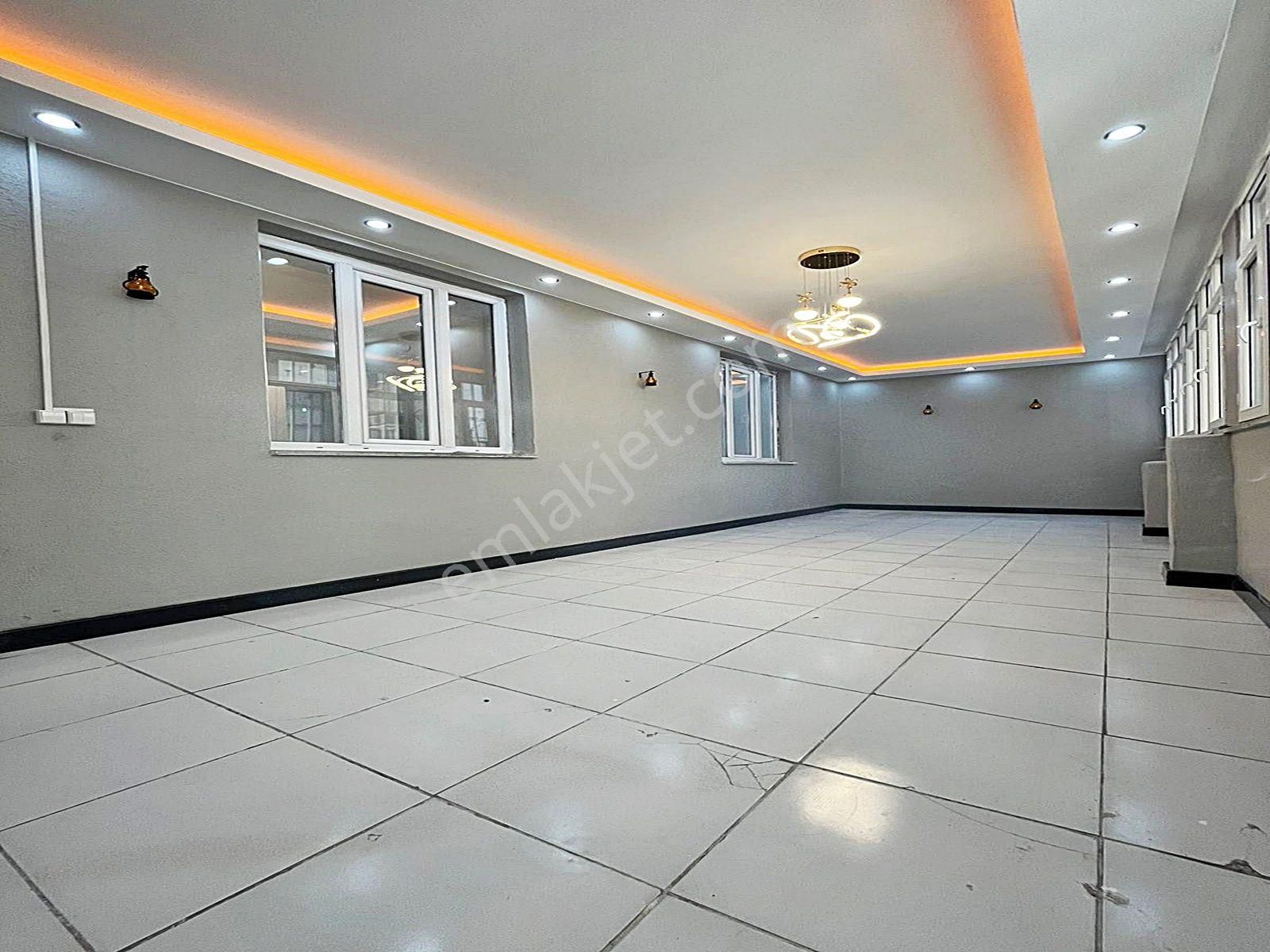 Esenyurt Kıraç Hürriyet Mahallesinde Geniş Balkonlu 3+1 Giriş Kat Daire !!! 2 - Görsel 8