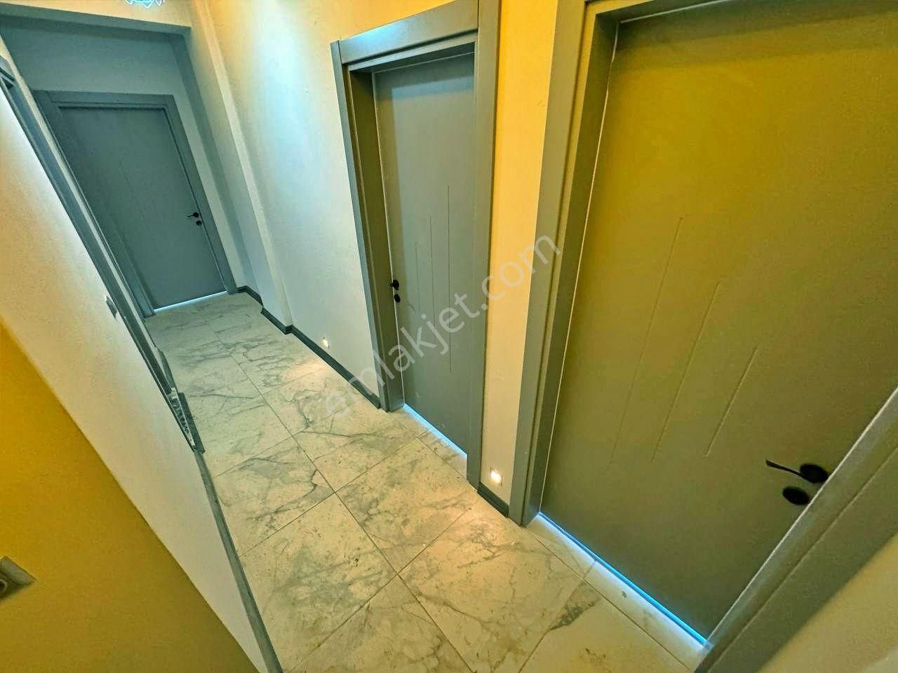 Uytundan Edremit Gümrükte Diş Hastanesi Civarında Ön Cephe 2+1 - Görsel 3