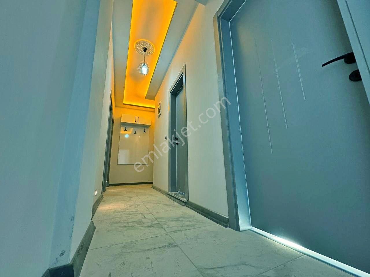 Uytundan Edremit Gümrükte Diş Hastanesi Civarında Ön Cephe 2+1 - Görsel 12