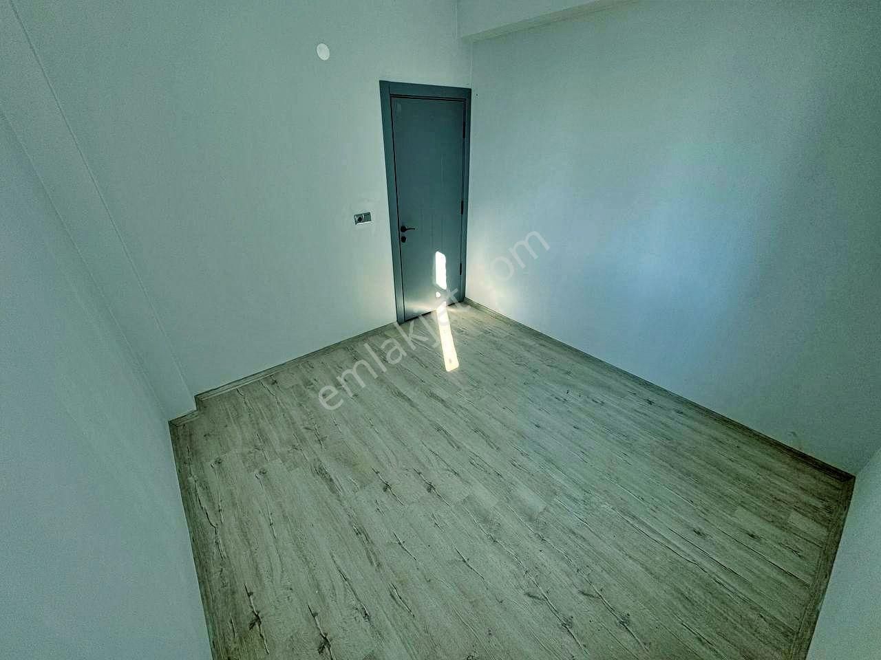 Uytundan Edremit Gümrükte Diş Hastanesi Civarında Ön Cephe 2+1 - Görsel 9