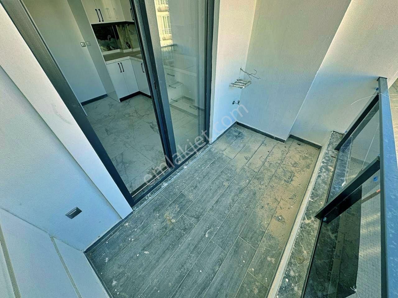 Uytundan Edremit Gümrükte Diş Hastanesi Civarında Ön Cephe 2+1 - Görsel 15