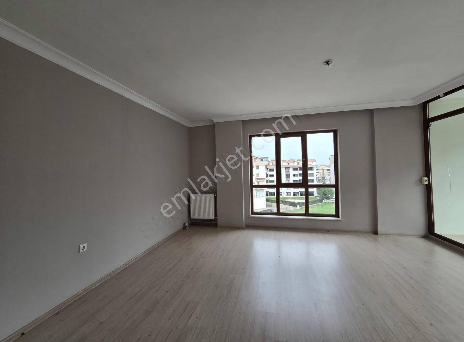 Demirci Merkezde Kiralık 3+1 Arakat Daire - Görsel 9