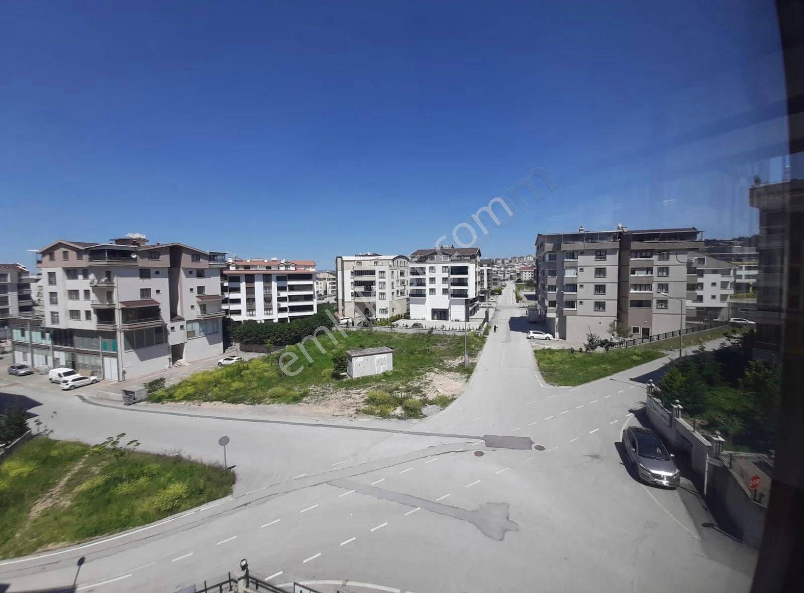 Demirci Merkezde Kiralık 3+1 Arakat Daire - Görsel 17