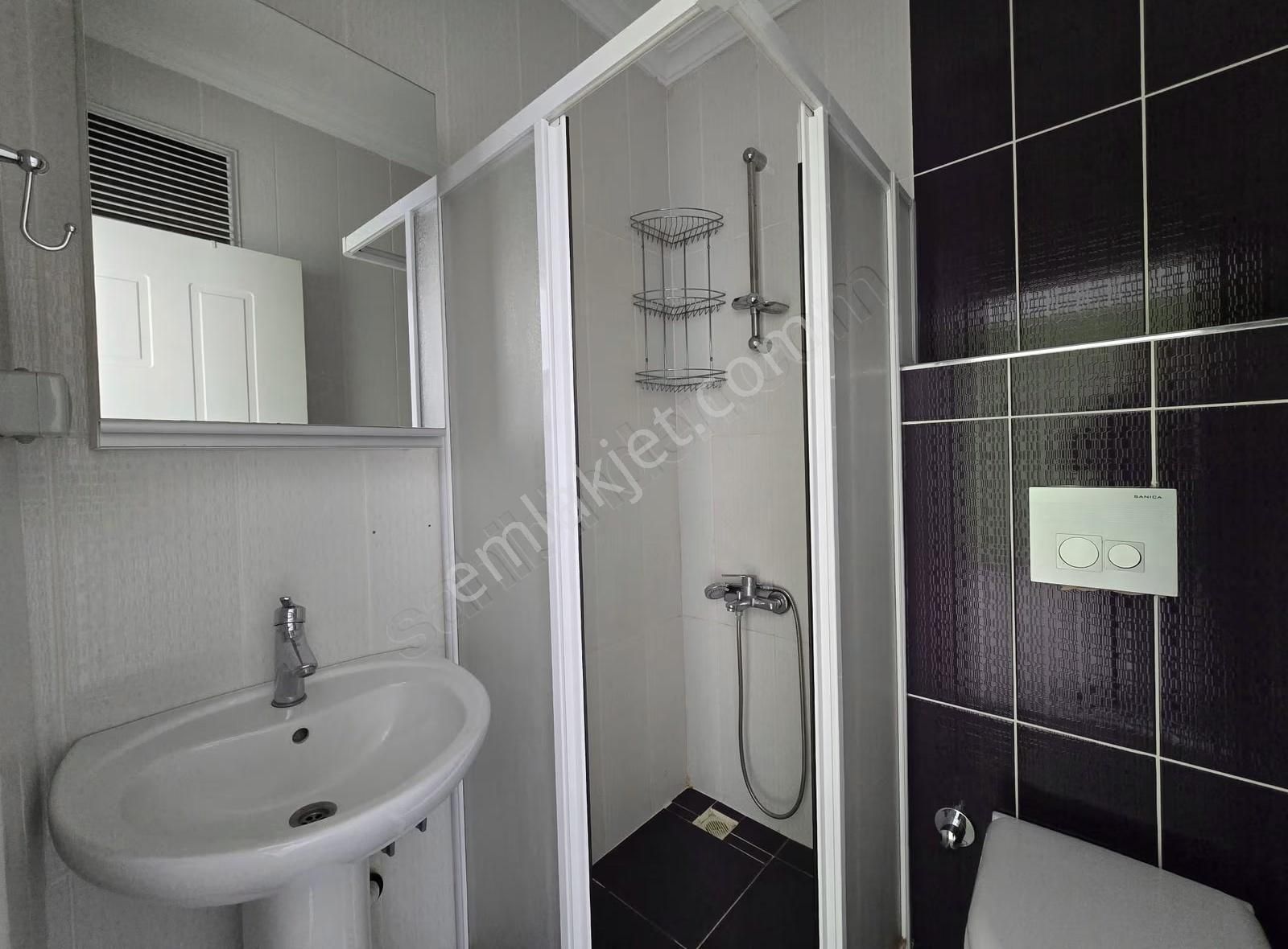 Demirci Merkezde Kiralık 3+1 Arakat Daire - Görsel 12