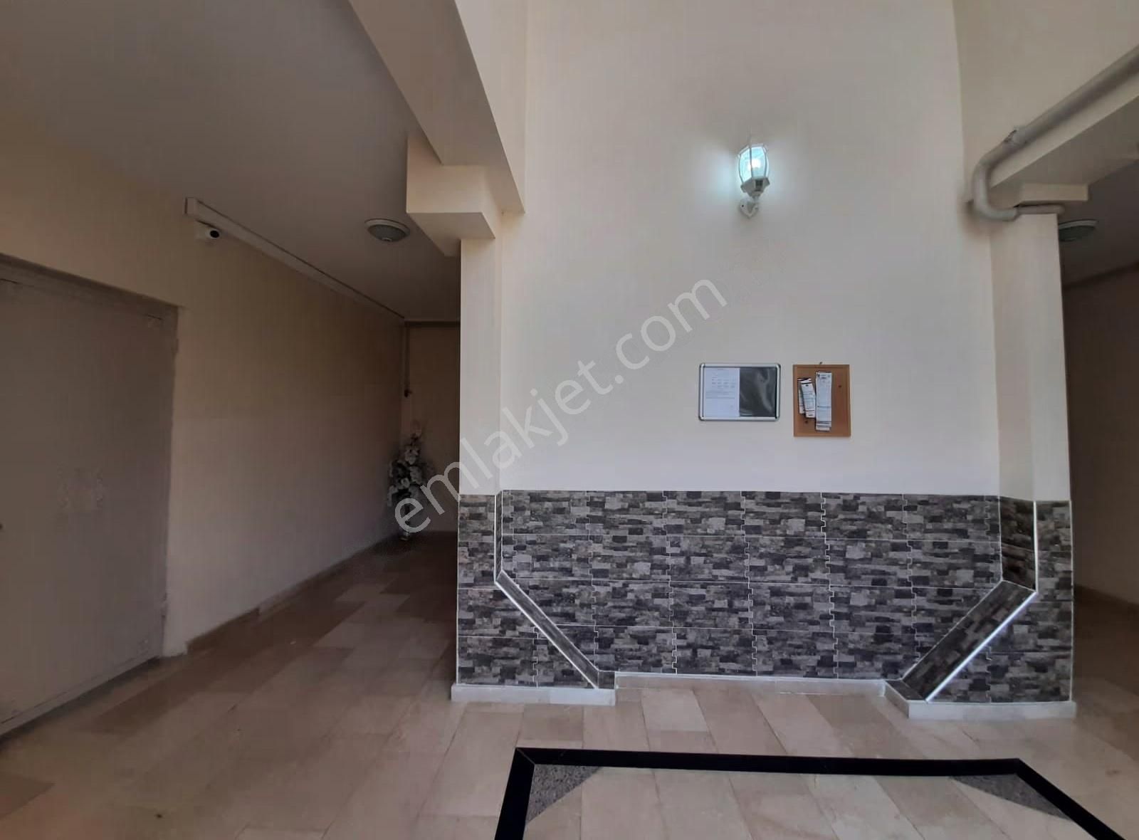 Demirci Merkezde Kiralık 3+1 Arakat Daire - Görsel 27