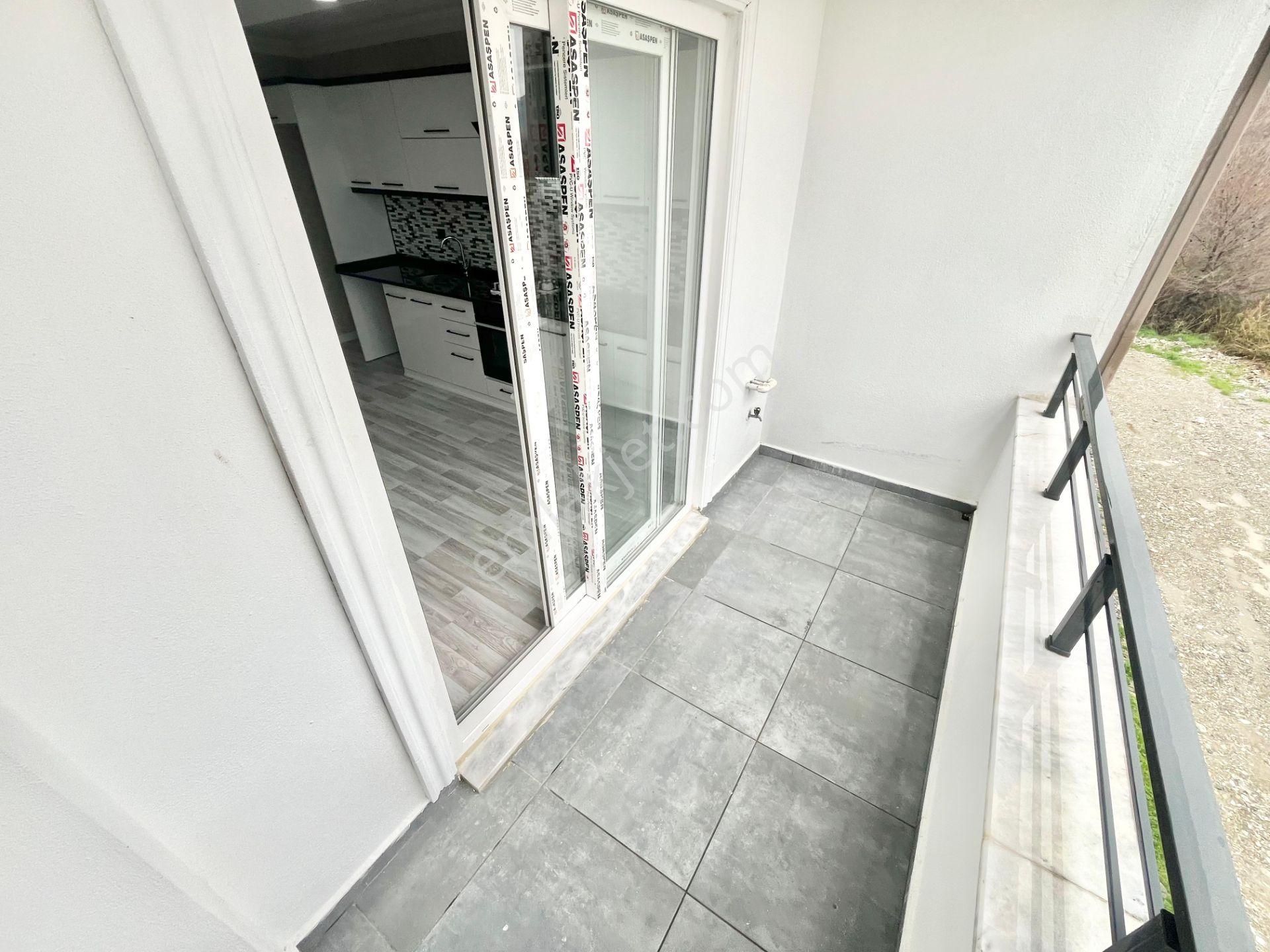 Yükselden Bölgenin En Geniş Ultra Lux Arakat Doğalgazlı 1+1daire - Görsel 3