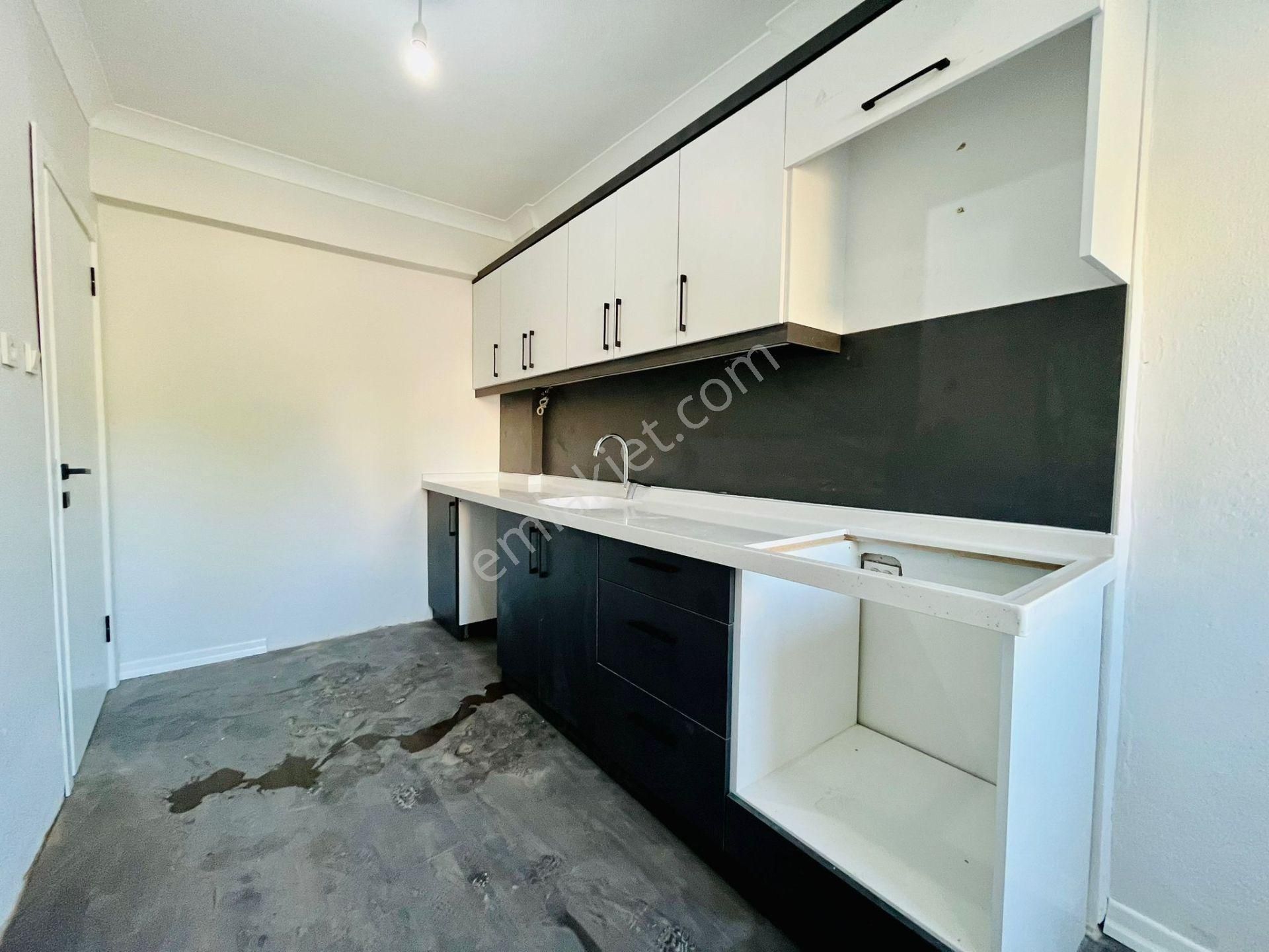 Yüksel'den Satılık Akçay Merkezde Bahçe Kullanımlı Ön Cephe 2+1 Lüx Daire - Görsel 28