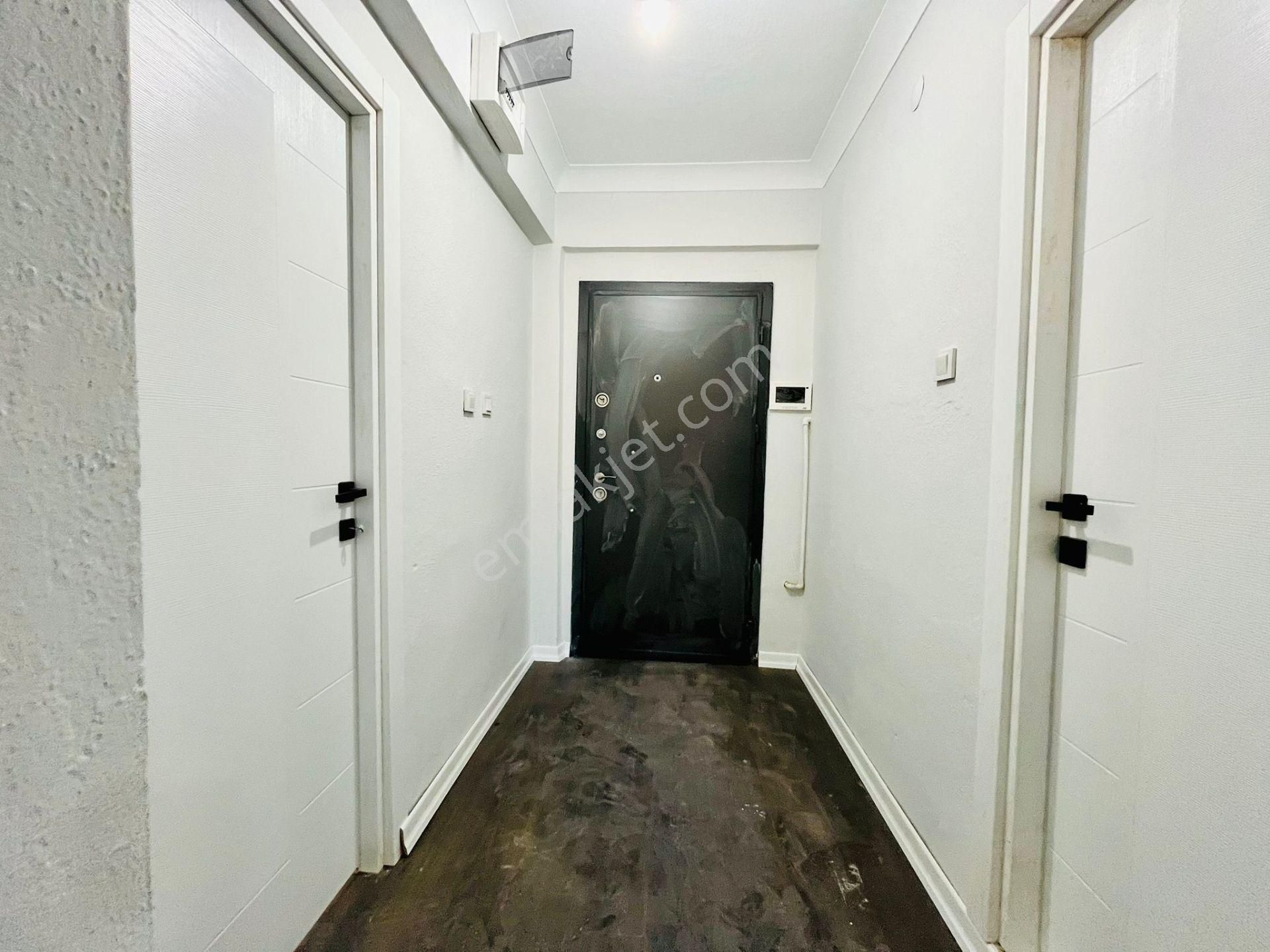 Yüksel'den Satılık Akçay Merkezde Bahçe Kullanımlı Ön Cephe 2+1 Lüx Daire - Görsel 8