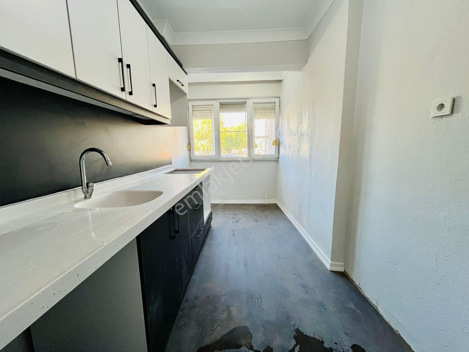 Yüksel'den Satılık Akçay Merkezde Bahçe Kullanımlı Ön Cephe 2+1 Lüx Daire - Görsel 29