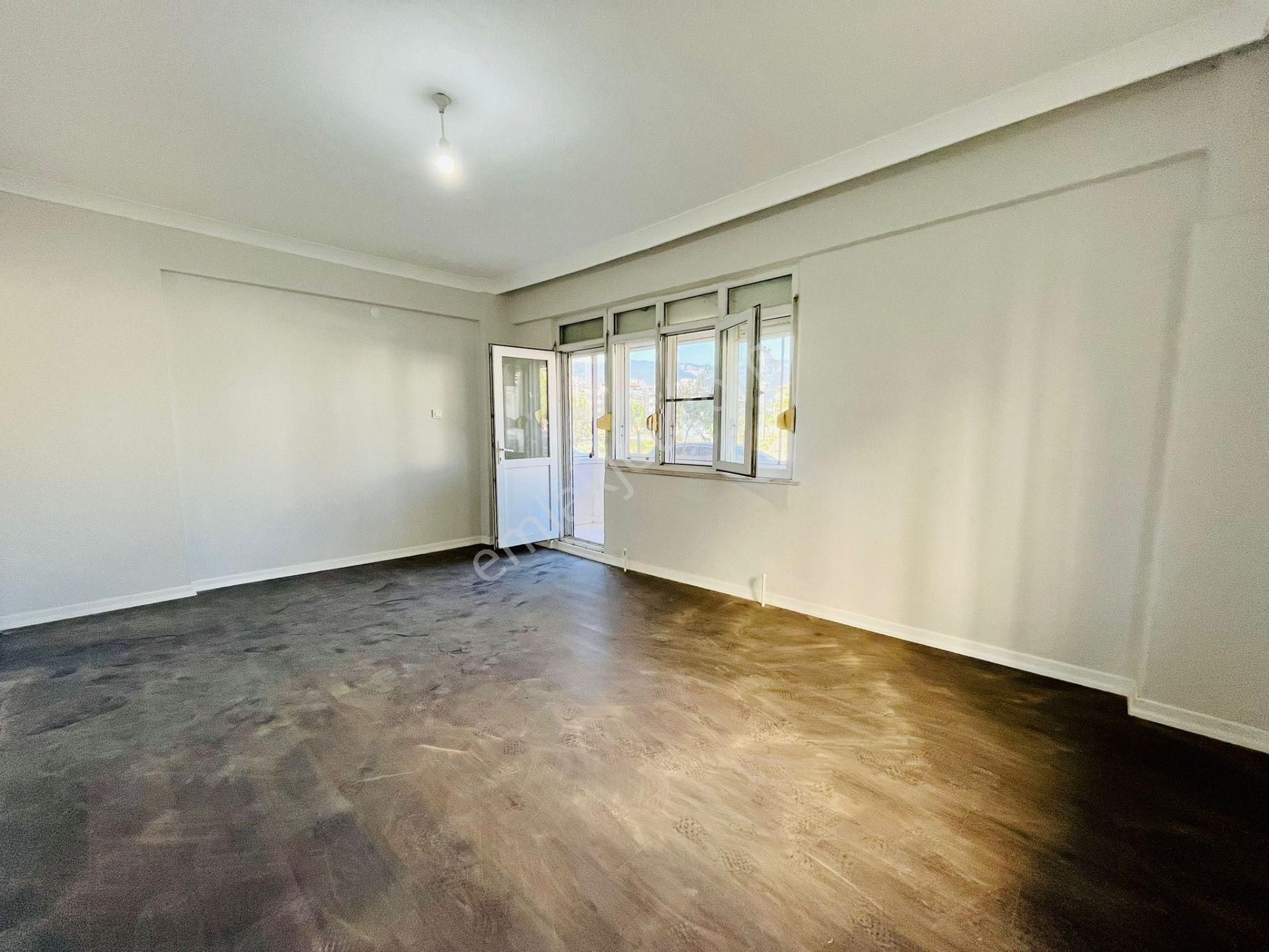 Yüksel'den Satılık Akçay Merkezde Bahçe Kullanımlı Ön Cephe 2+1 Lüx Daire - Görsel 23