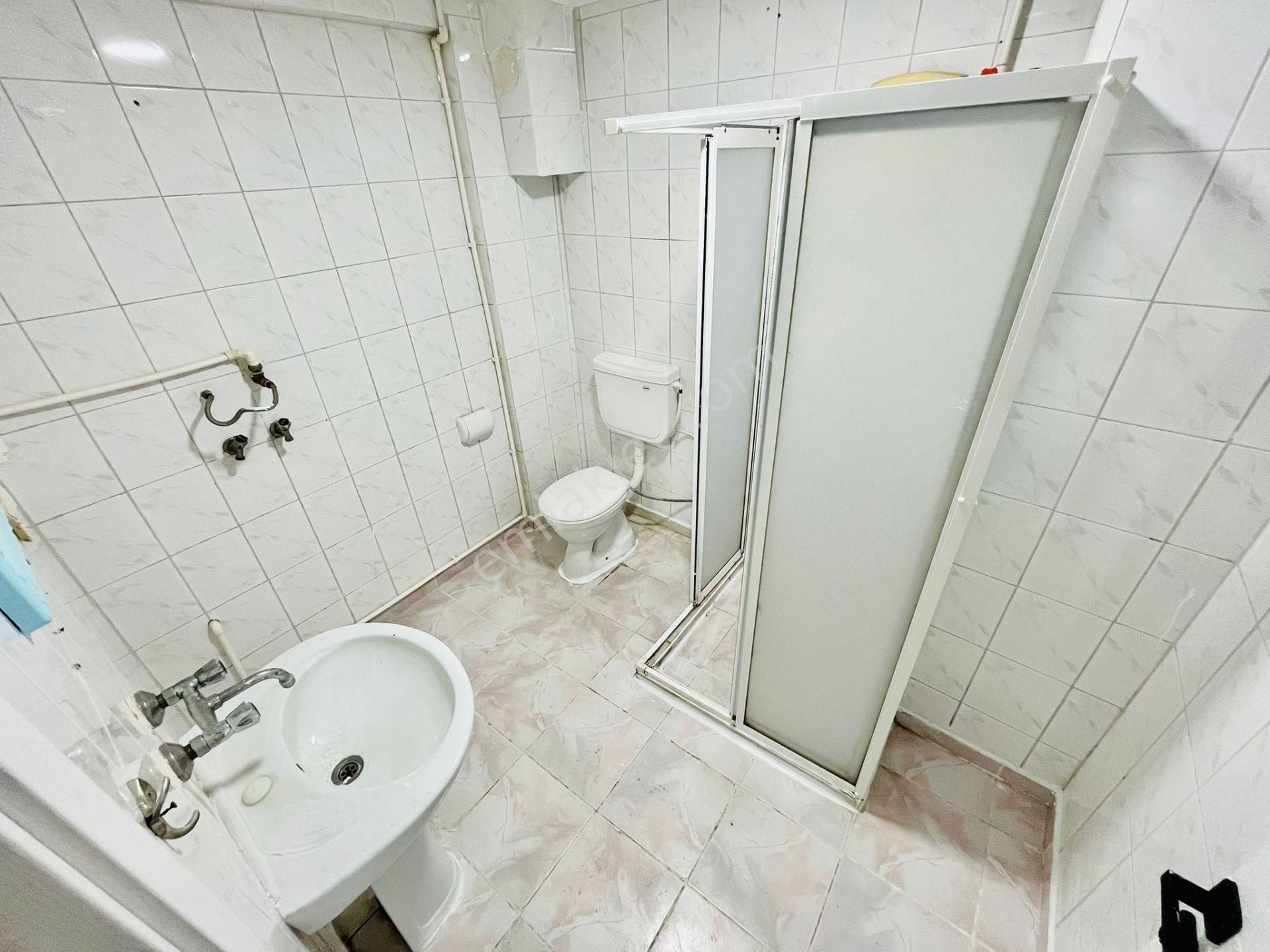 Yüksel'den Satılık Akçay Merkezde Bahçe Kullanımlı Ön Cephe 2+1 Lüx Daire - Görsel 12