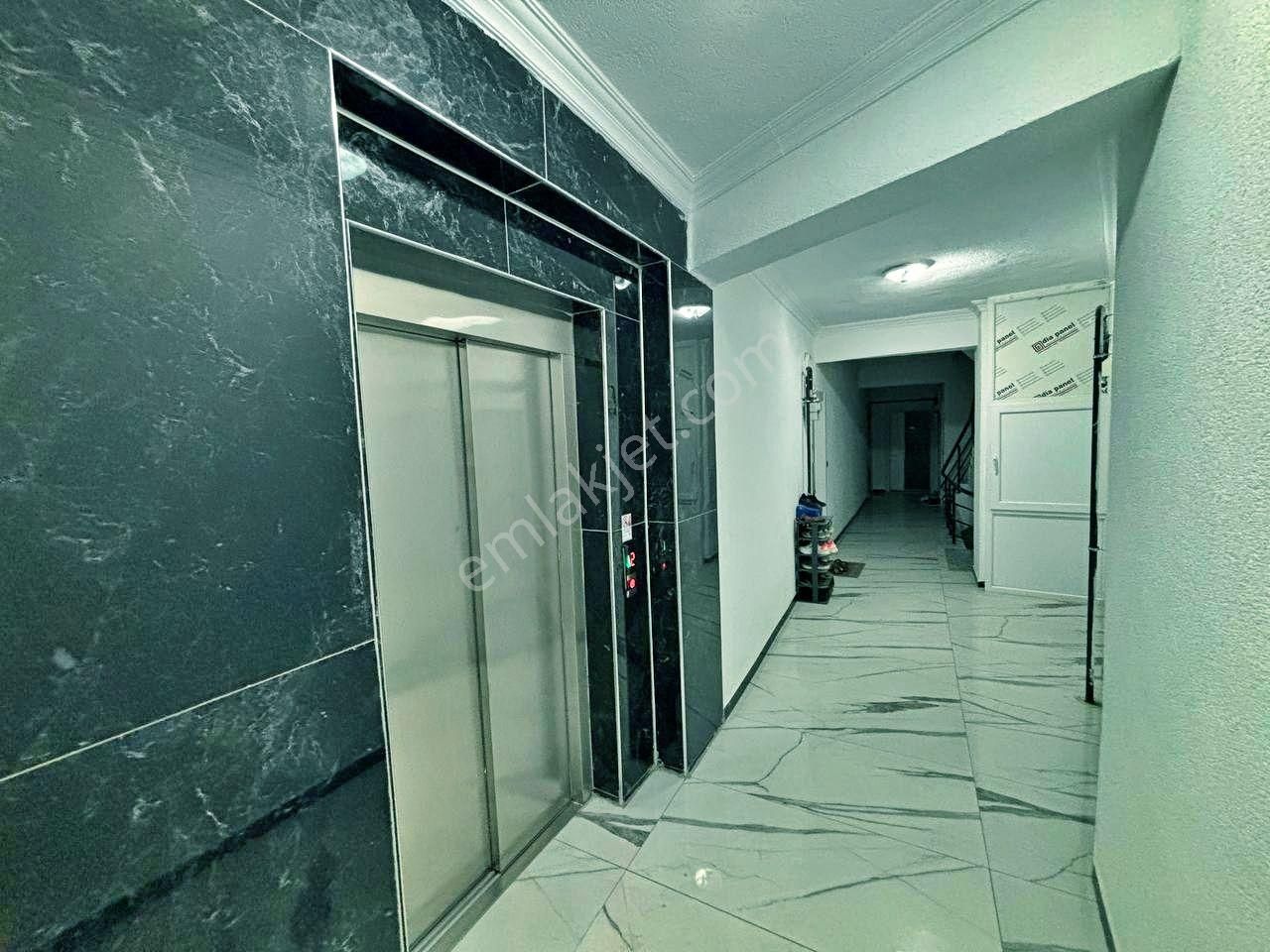 Uytundan Burhaniye Merkezde Kapalı Otoparklı 1+1 Satılık Daire - Görsel 12