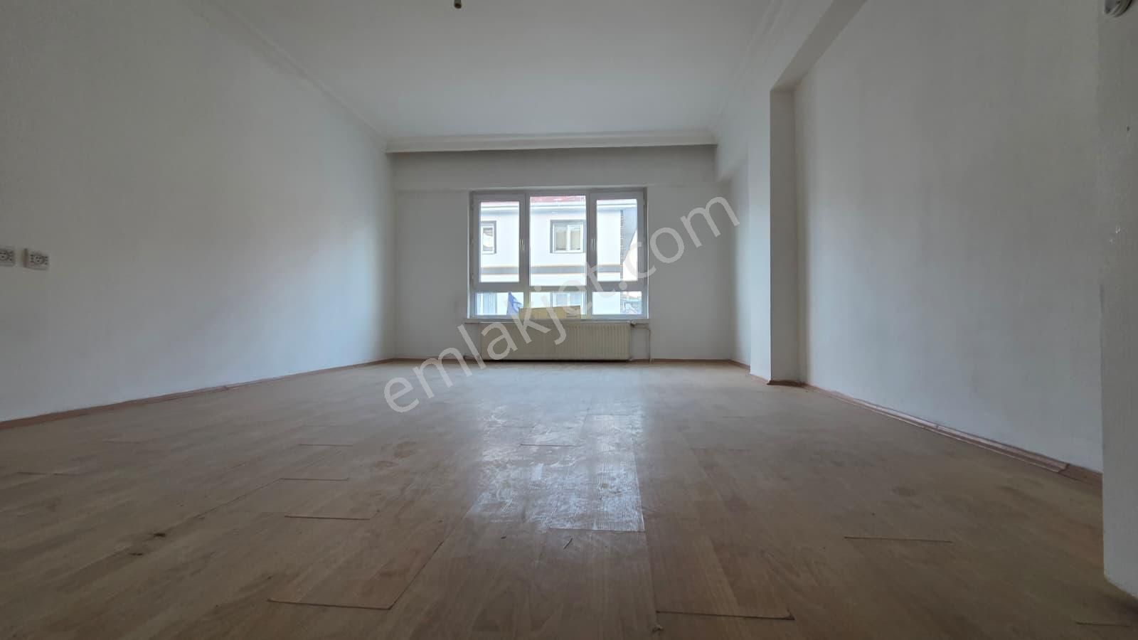 30 Ağustos Mahallesi De Satılık 3+1 Arakat Ön Cephe Daire - Görsel 11