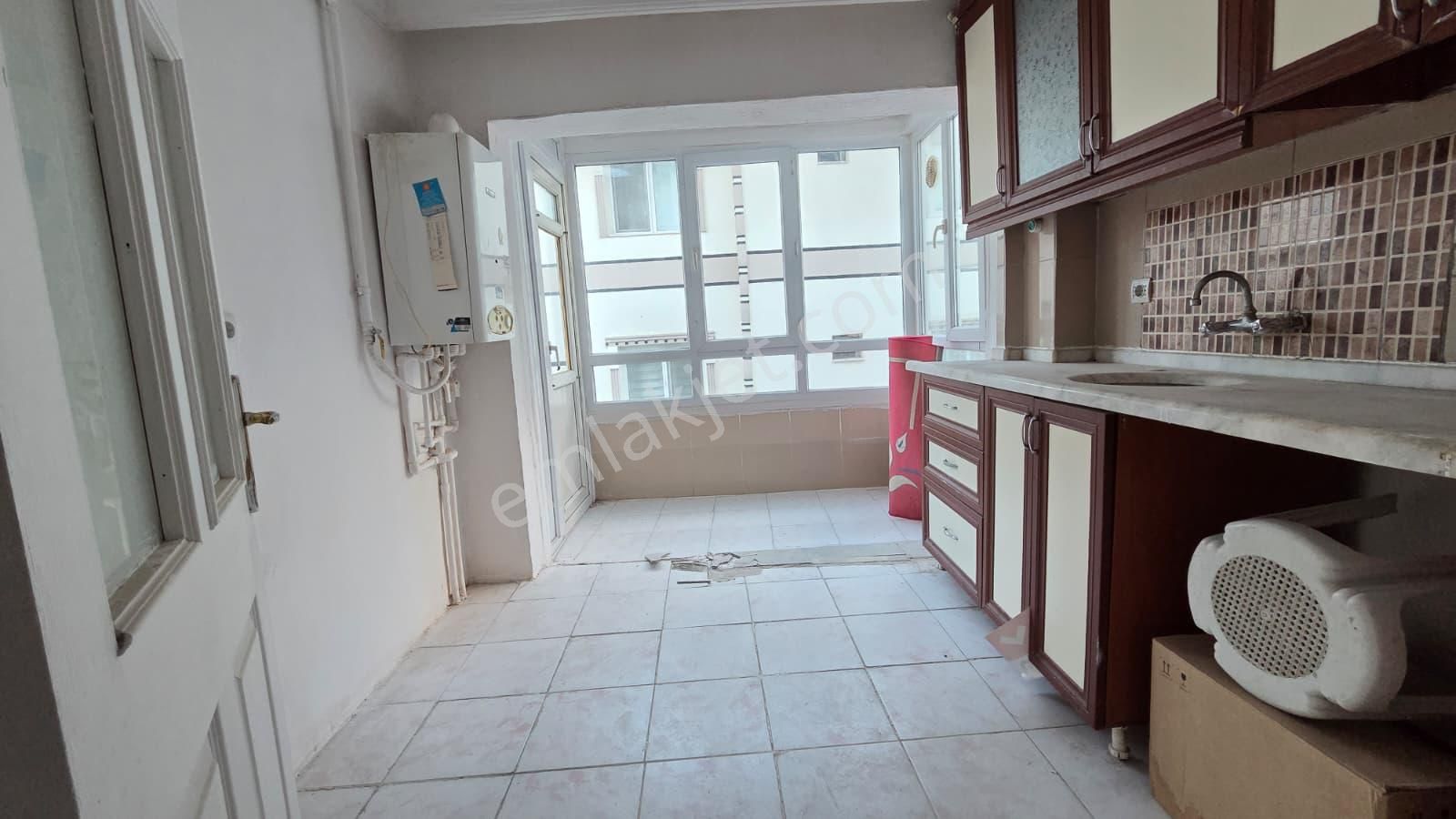 30 Ağustos Mahallesi De Satılık 3+1 Arakat Ön Cephe Daire - Görsel 4