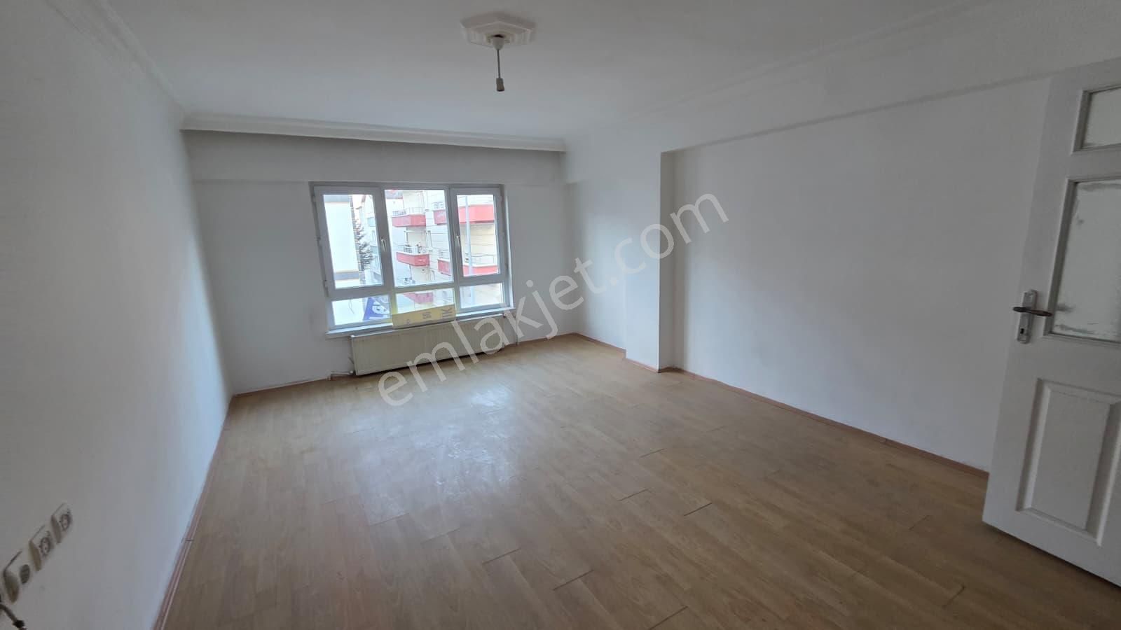 30 Ağustos Mahallesi De Satılık 3+1 Arakat Ön Cephe Daire - Görsel 15