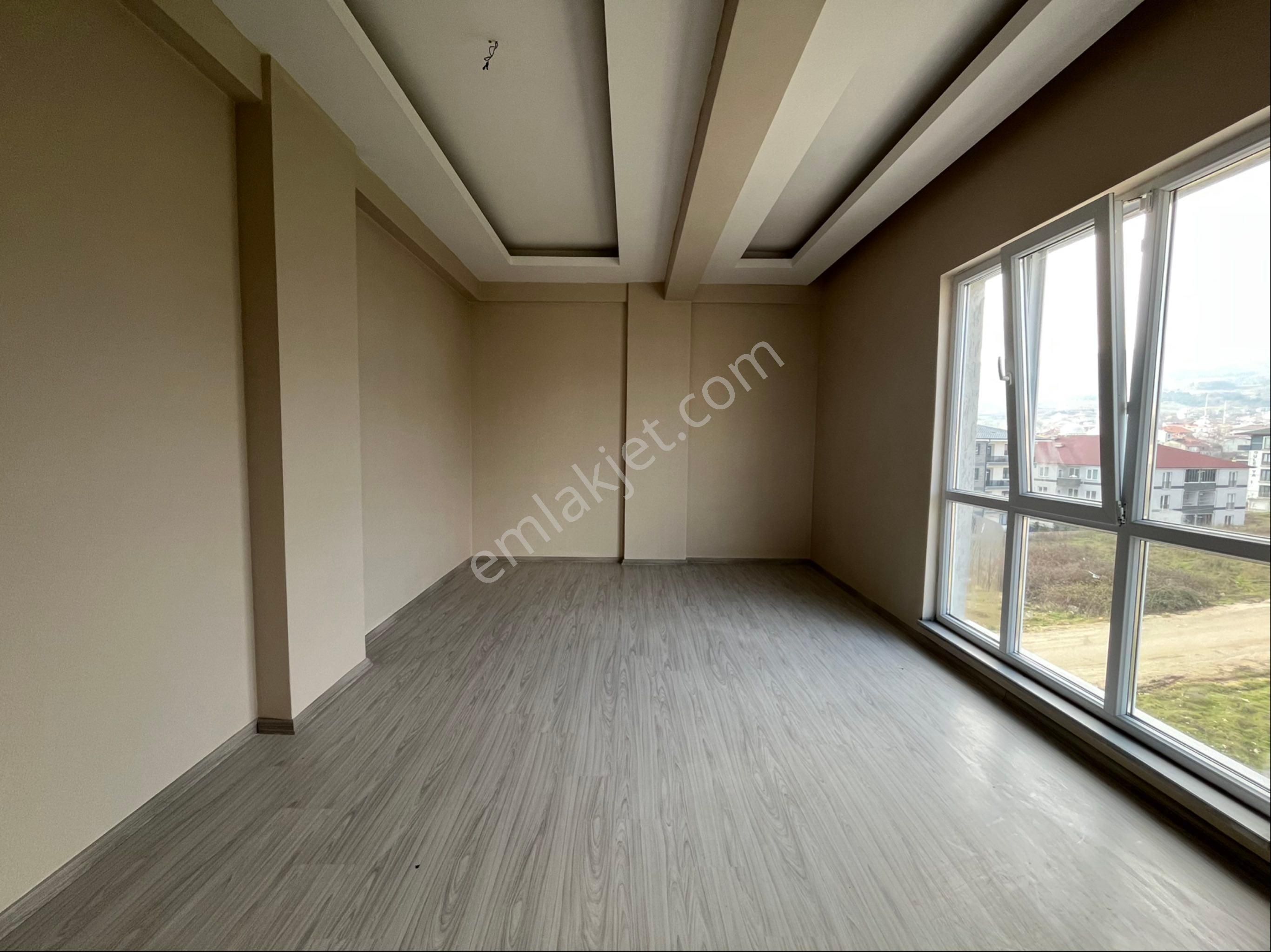 Roma’ Dan Yeniceköy’ De Satılık Tarla - Görsel 4