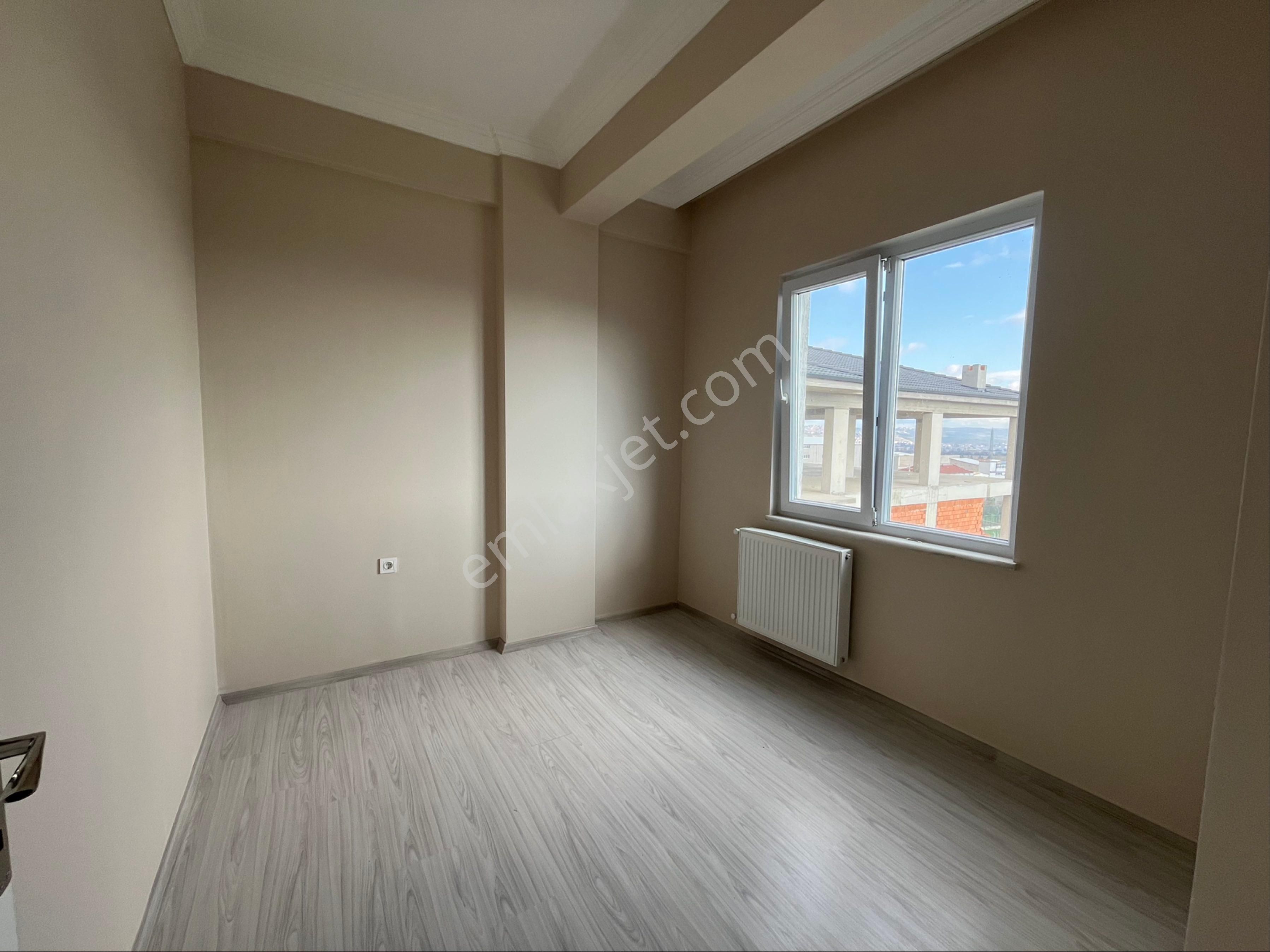 Roma’ Dan Yeniceköy’ De Satılık Tarla - Görsel 8